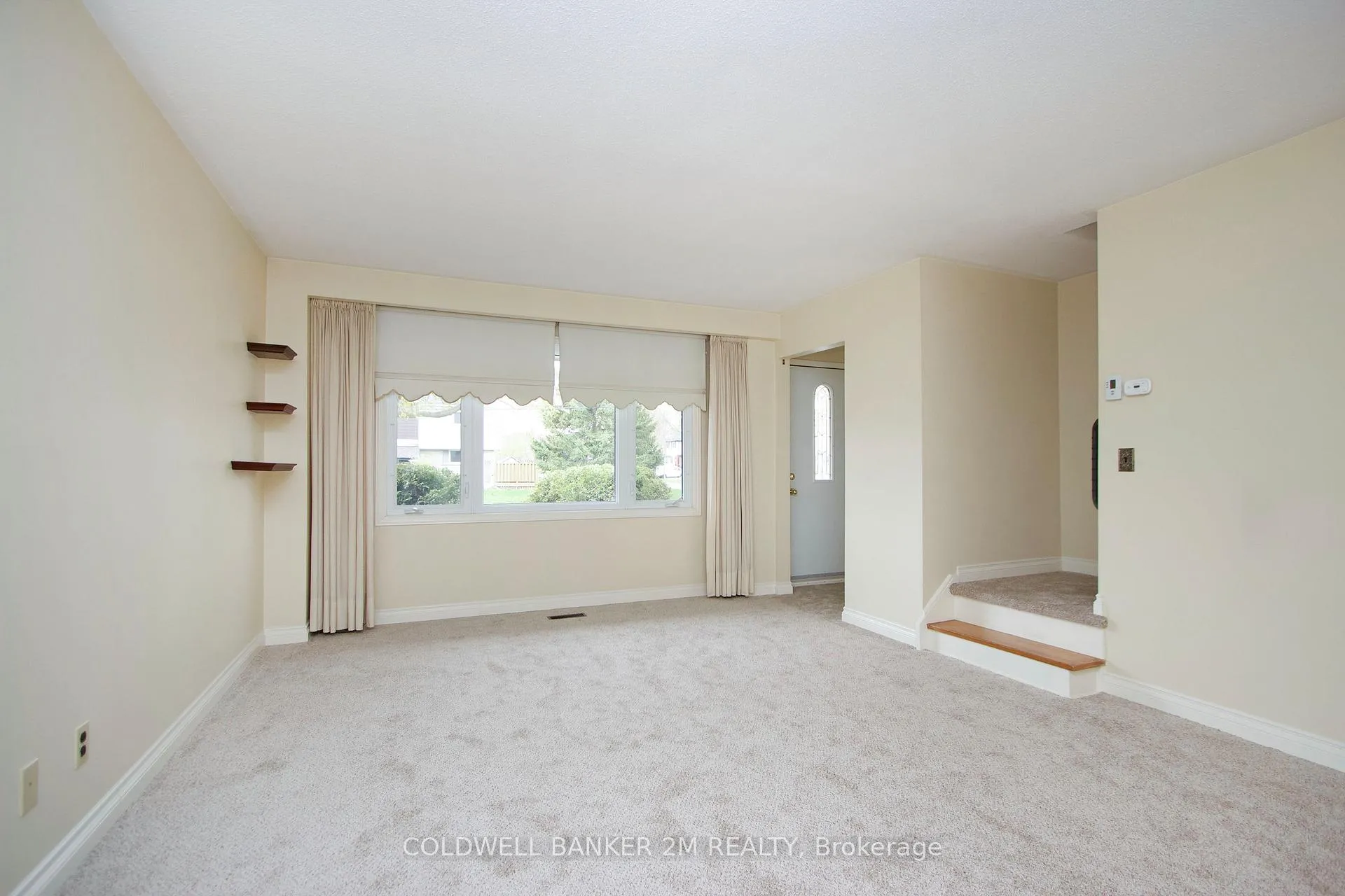 Photo 7 of 315 Durham Court, Oshawa, Vanier — HOMEH