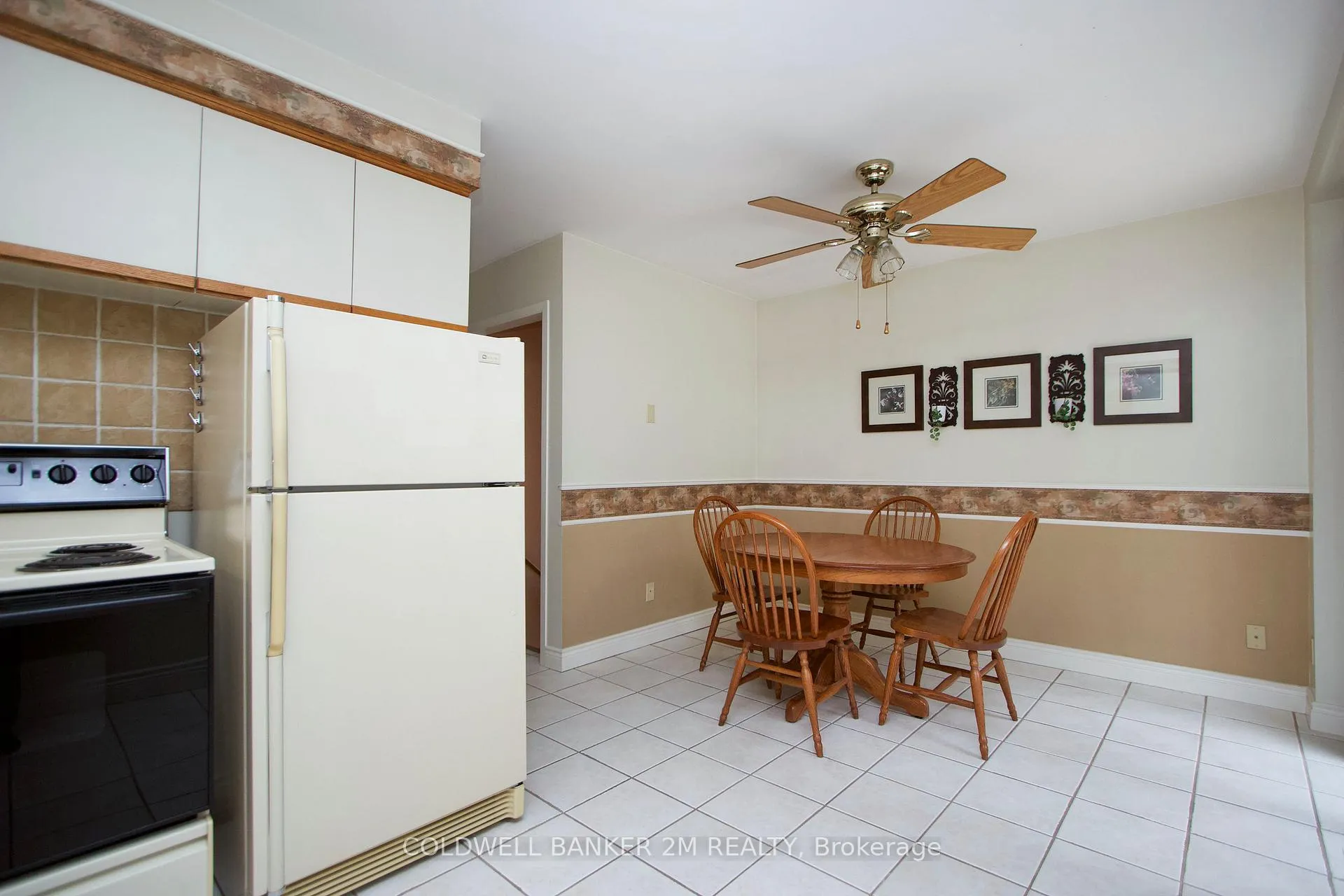 Photo 10 of 315 Durham Court, Oshawa, Vanier — HOMEH