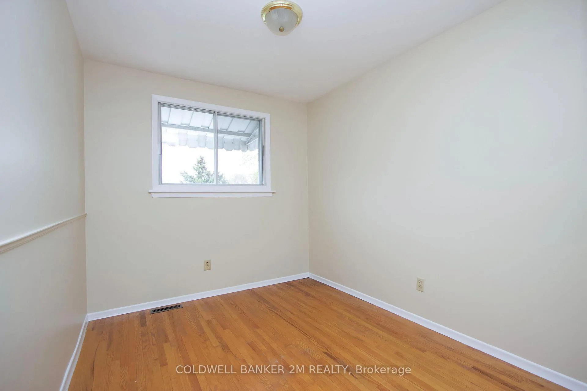 Photo 19 of 315 Durham Court, Oshawa, Vanier — HOMEH