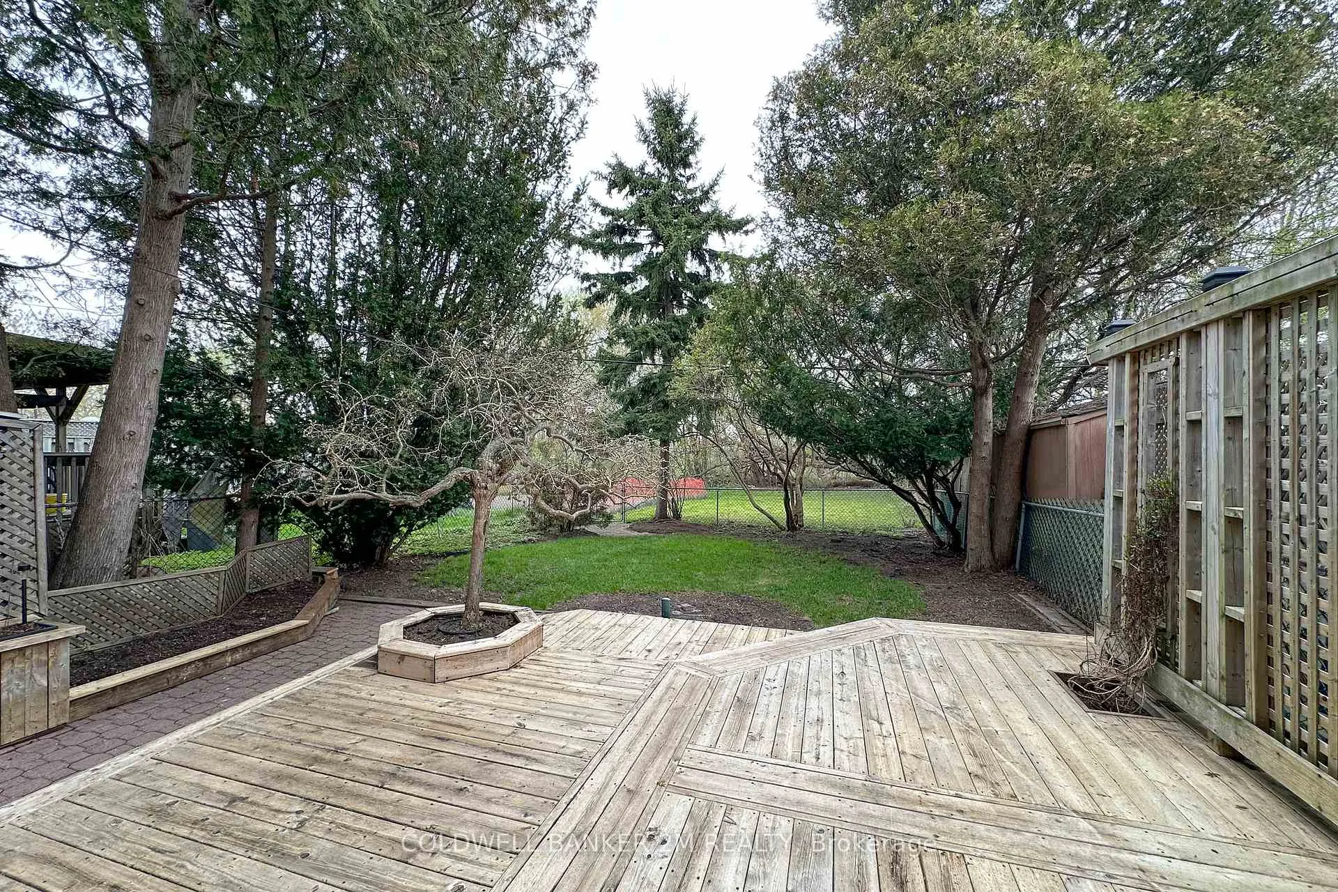 Photo 23 of 315 Durham Court, Oshawa, Vanier — HOMEH