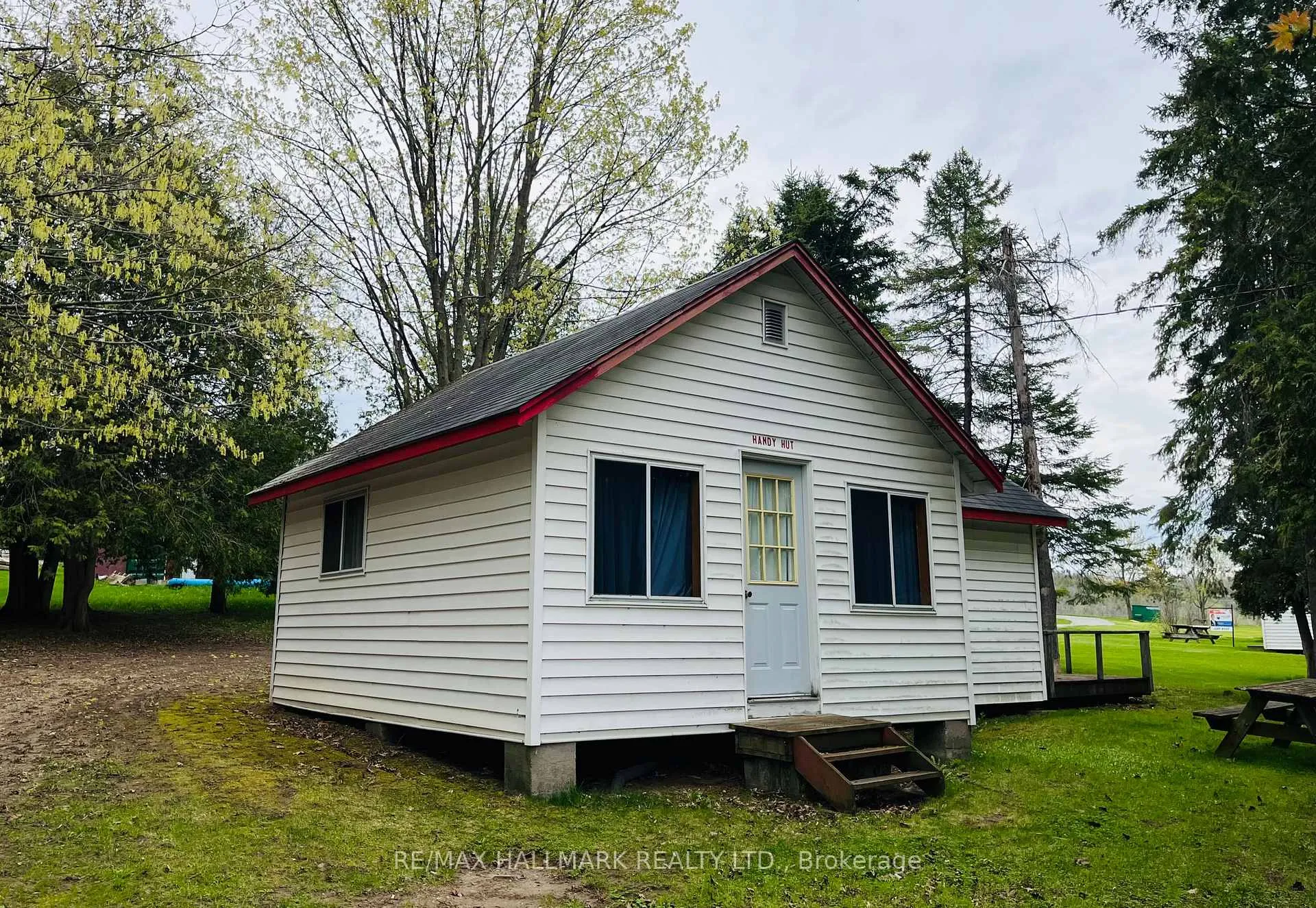 Front of Unit 104, 449 Island View Road