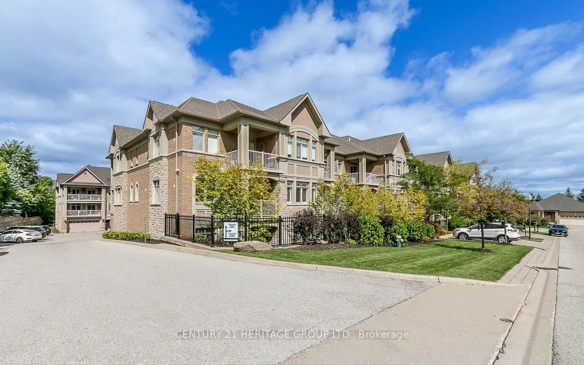 Photo 2 of Unit 207, 2 Briar Hill Heights, New Tecumseth, Rural New Tecumseth — HOMEH