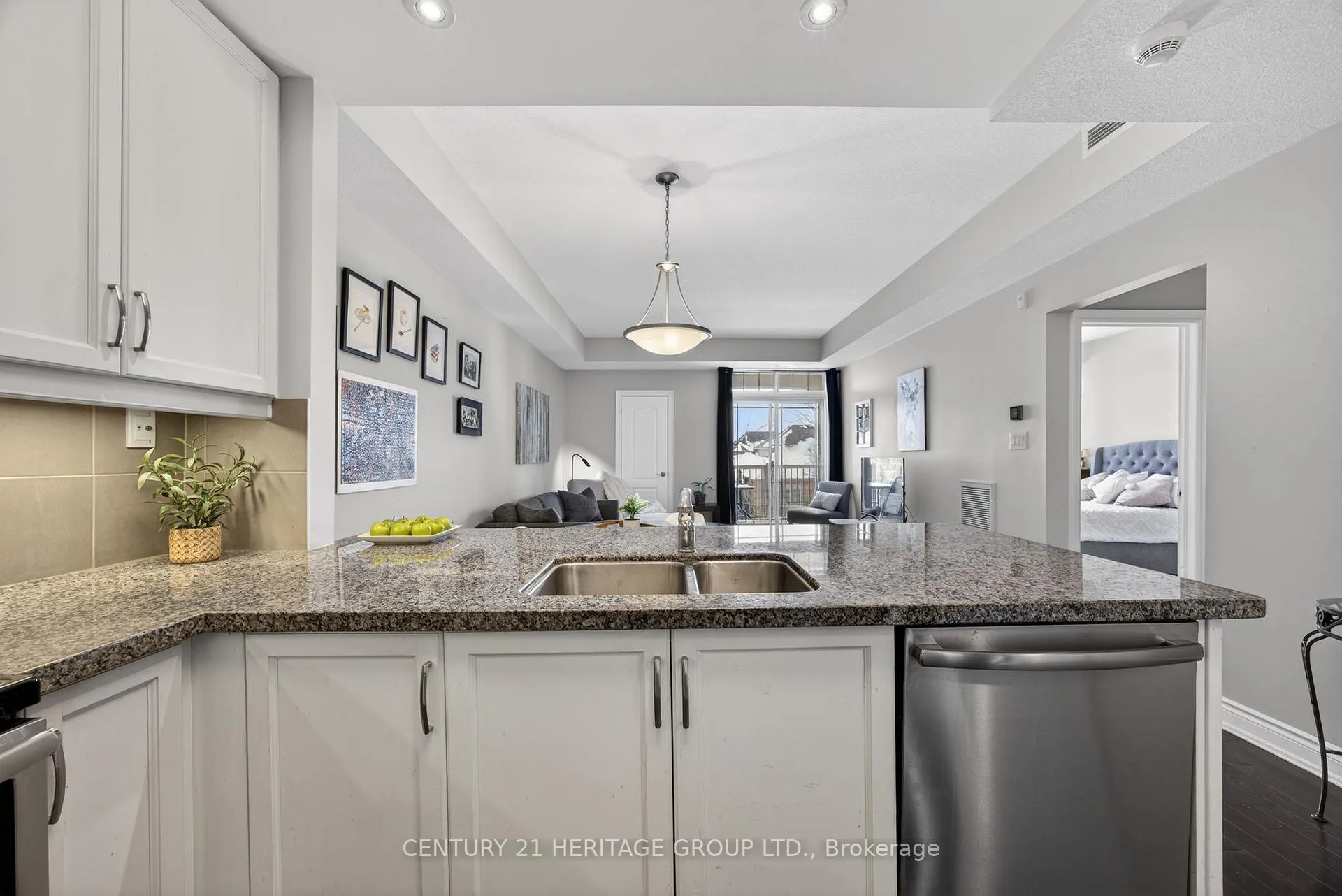 Photo 10 of Unit 207, 2 Briar Hill Heights, New Tecumseth, Rural New Tecumseth — HOMEH