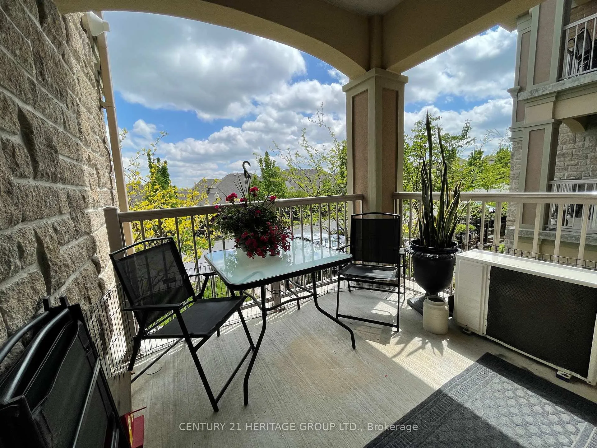Photo 23 of Unit 207, 2 Briar Hill Heights, New Tecumseth, Rural New Tecumseth — HOMEH