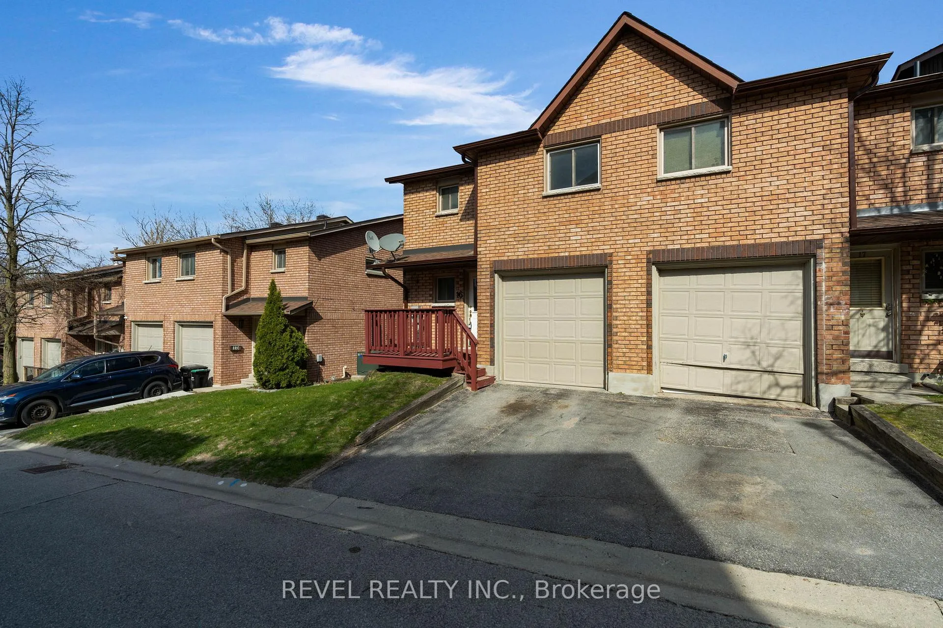Photo 2 of 16 Quail Crescent, Barrie, Ardagh — HOMEH