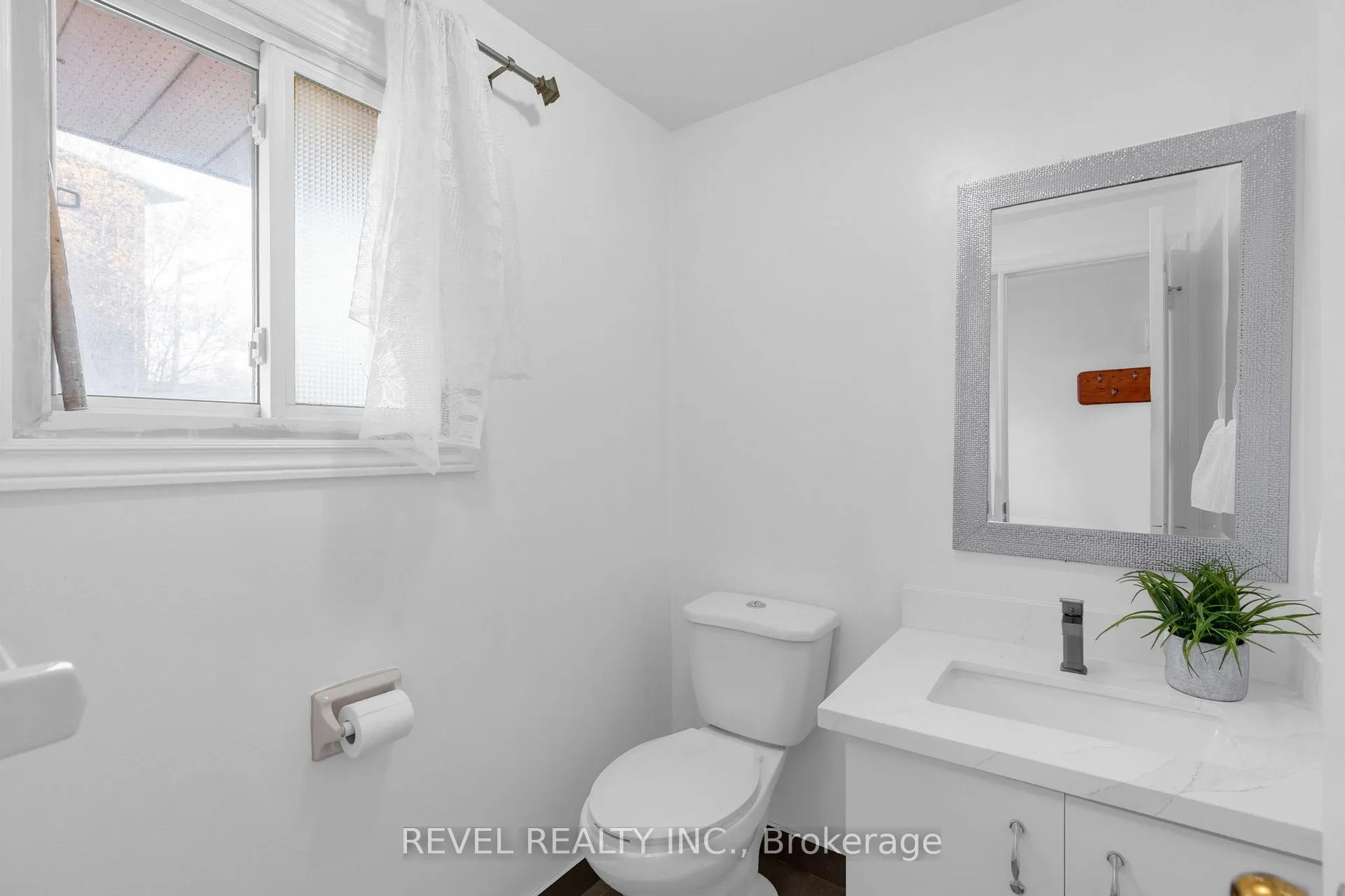 Photo 6 of 16 Quail Crescent, Barrie, Ardagh — HOMEH