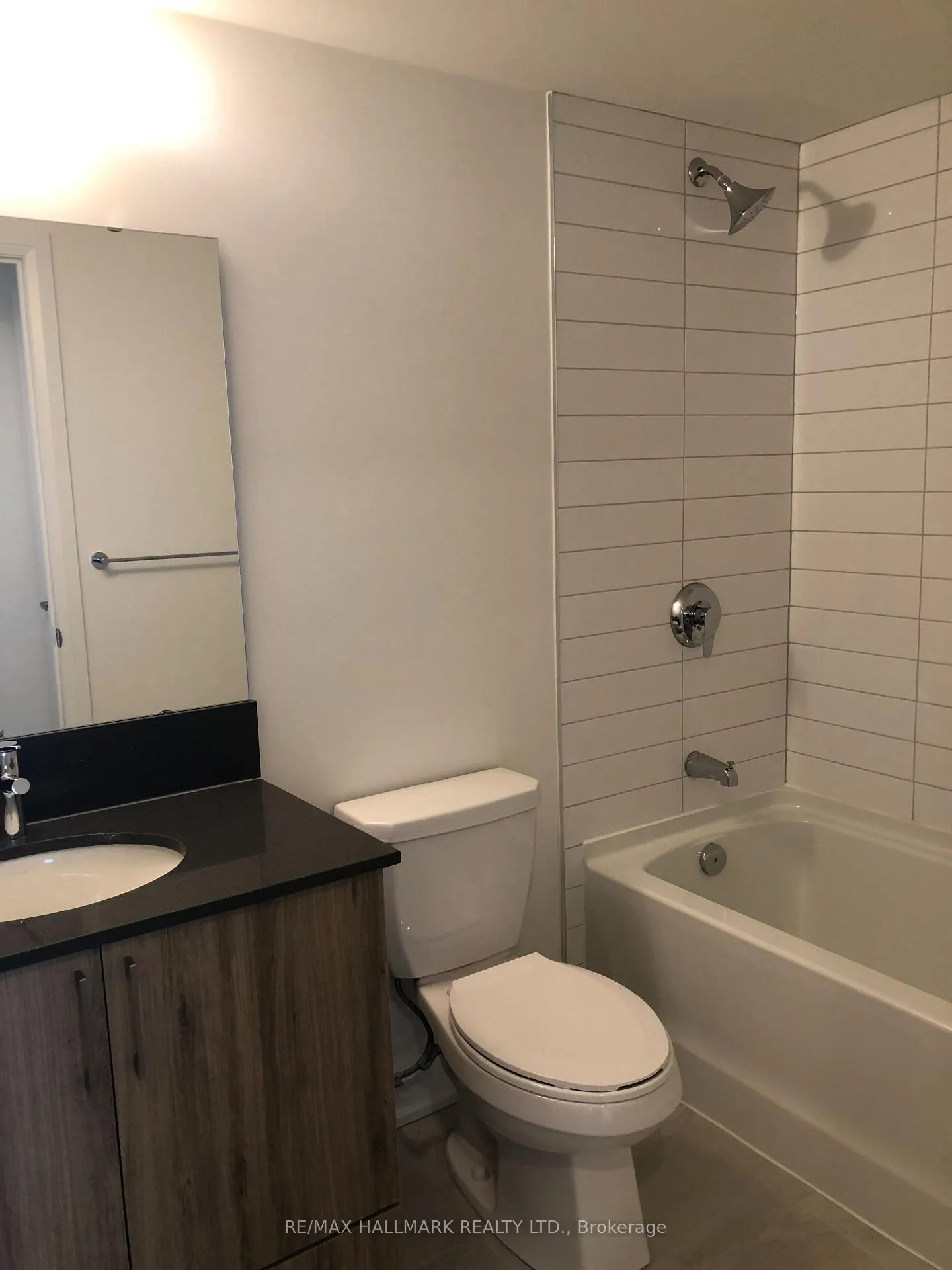 Photo 7 of Unit 602, 58 Lakeside Terrace, Barrie, Little Lake — HOMEH