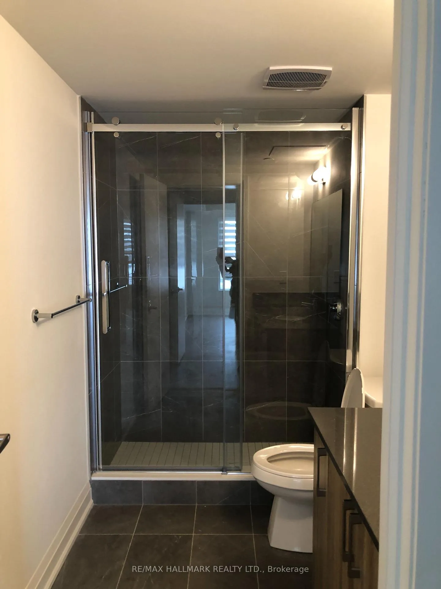 Photo 11 of Unit 602, 58 Lakeside Terrace, Barrie, Little Lake — HOMEH