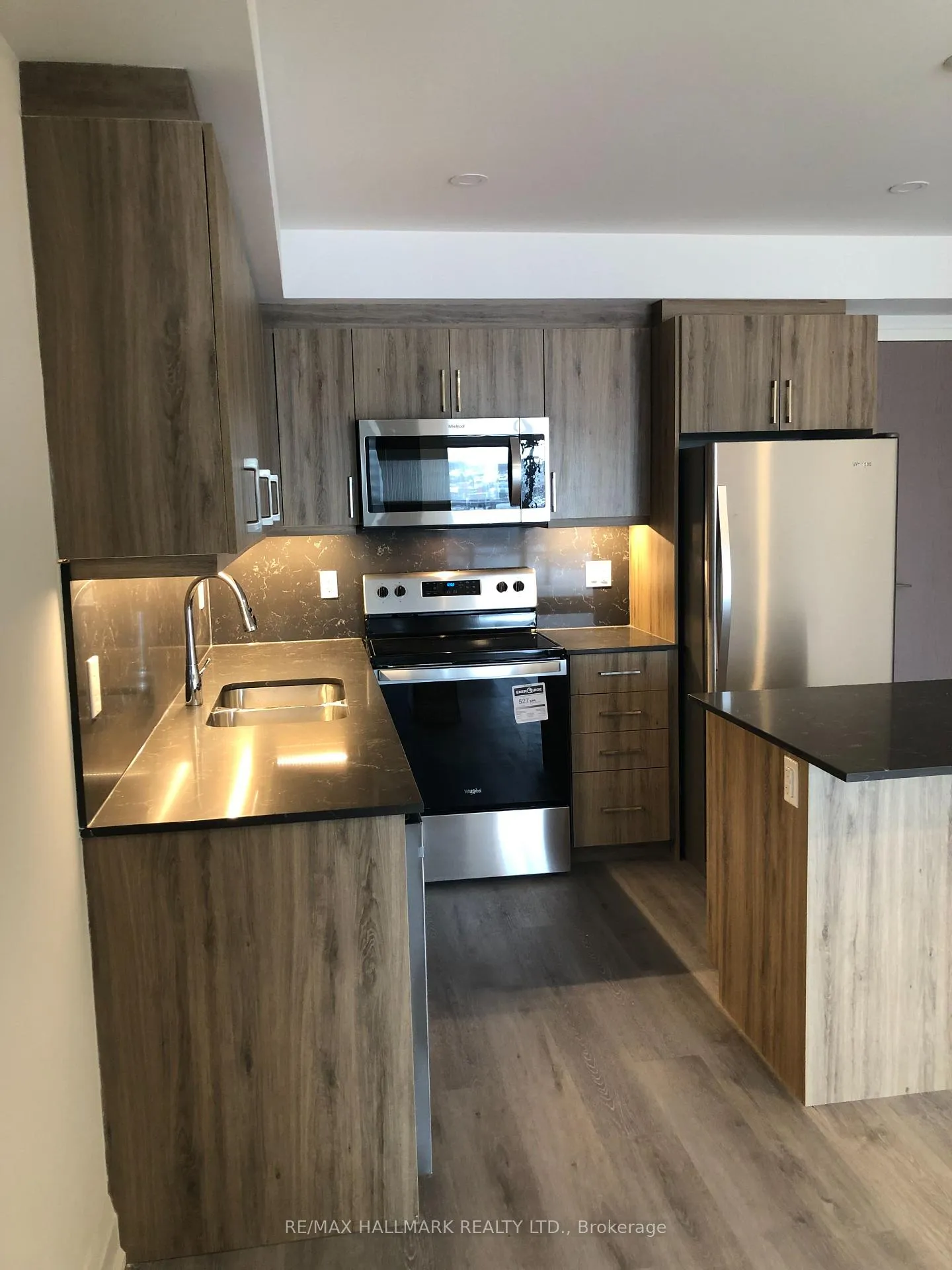 Photo 13 of Unit 602, 58 Lakeside Terrace, Barrie, Little Lake — HOMEH
