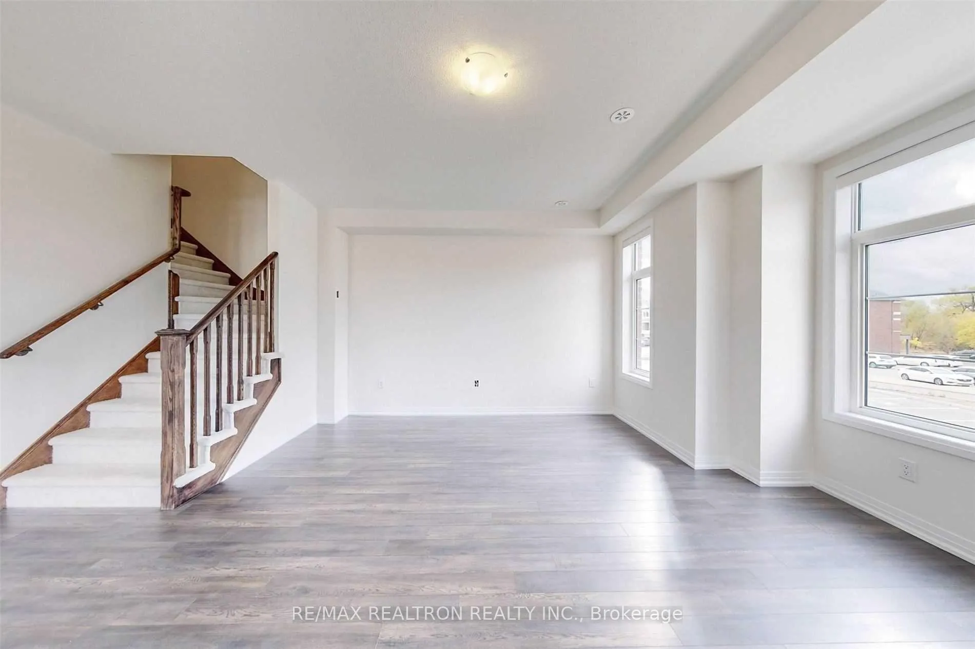 Photo 5 of 42 Stoeber Lane, Markham, Box Grove — HOMEH