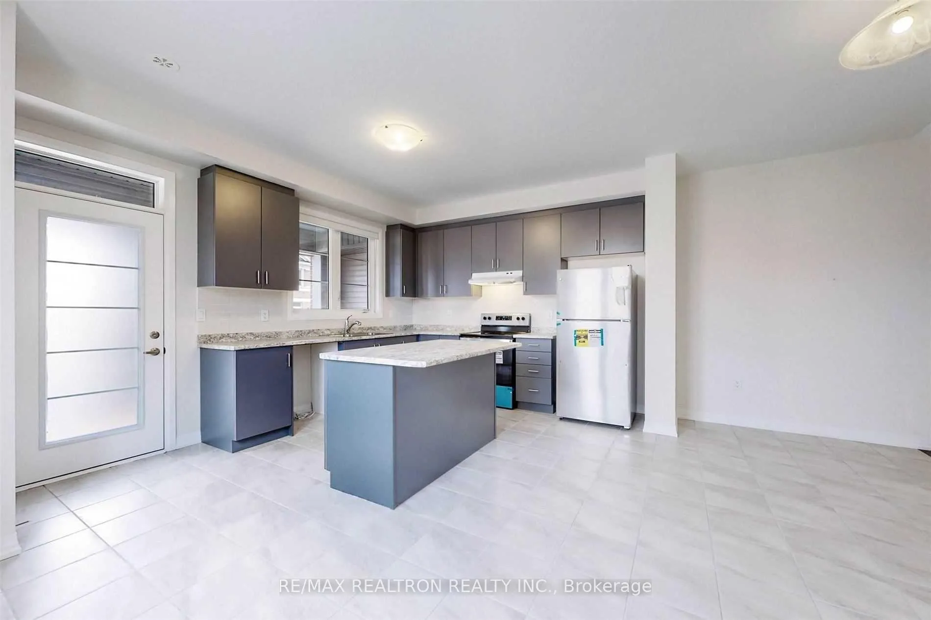 Photo 8 of 42 Stoeber Lane, Markham, Box Grove — HOMEH