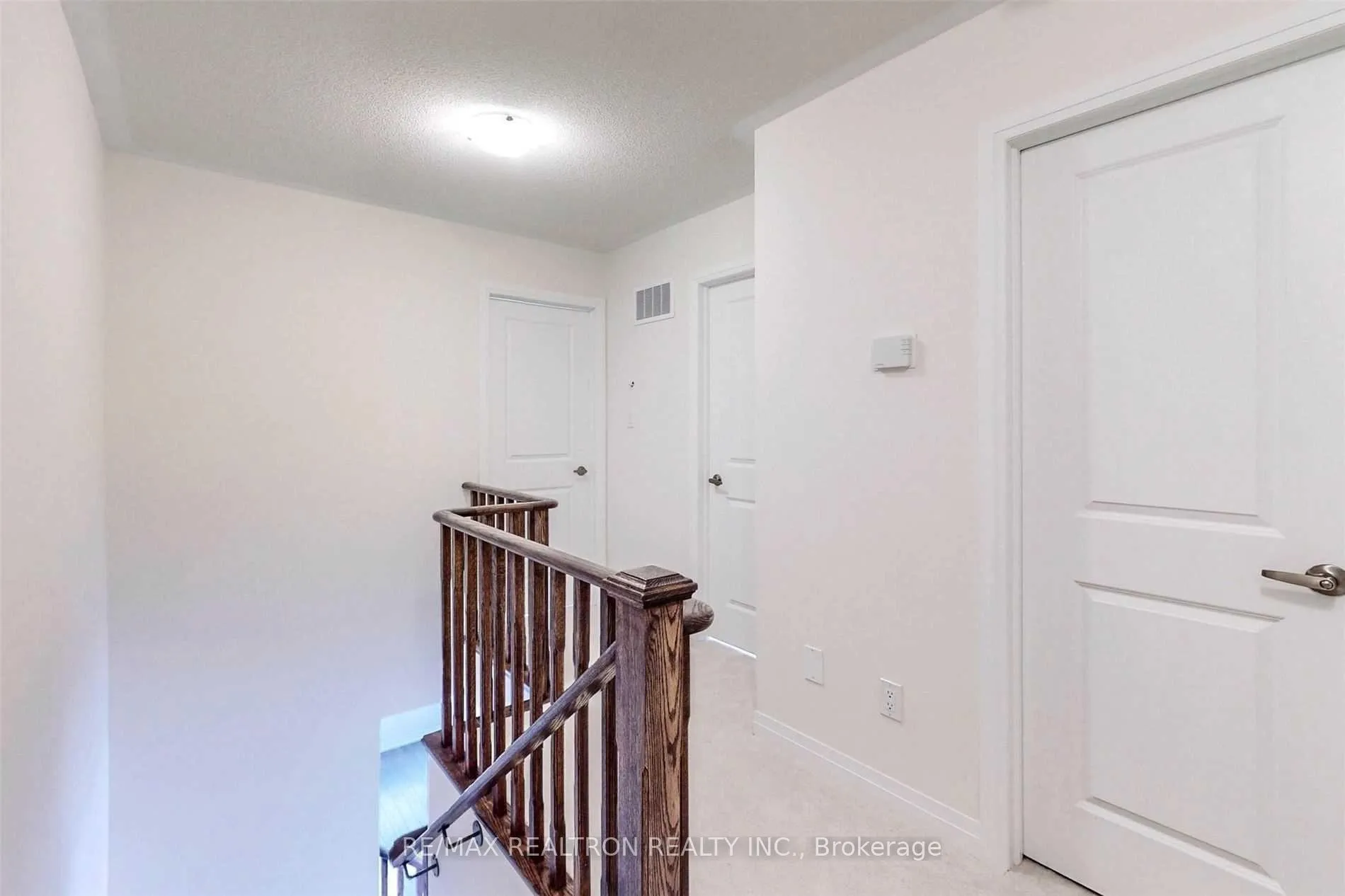 Photo 16 of 42 Stoeber Lane, Markham, Box Grove — HOMEH