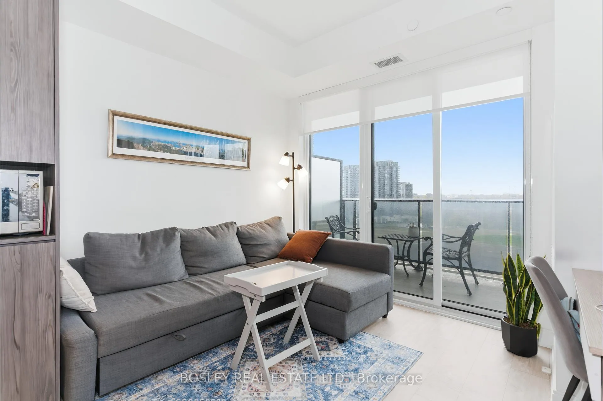 Photo 3 of Unit 1410, 70 Annie Craig Drive, Etobicoke, Mimico — HOMEH