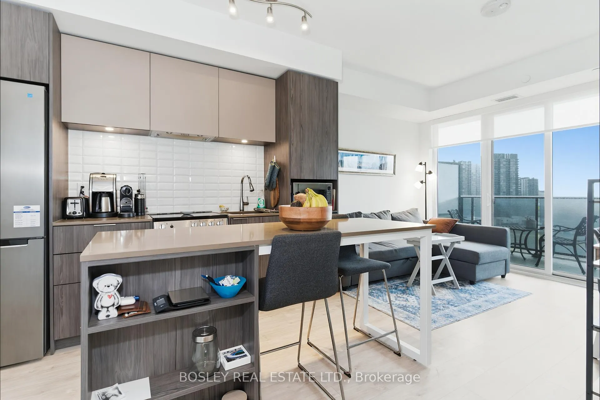 Photo 4 of Unit 1410, 70 Annie Craig Drive, Etobicoke, Mimico — HOMEH