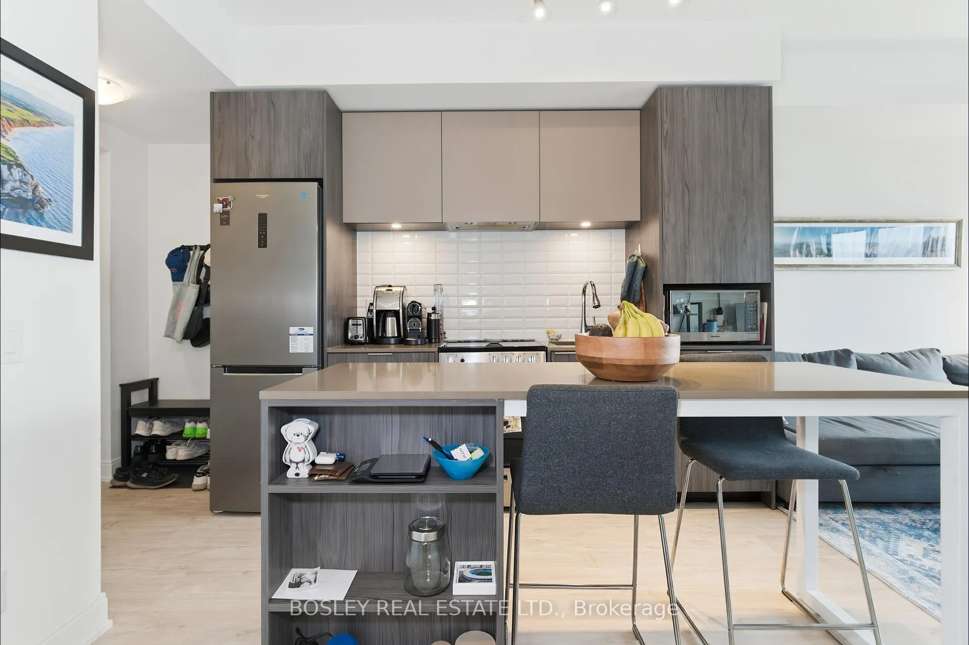 Photo 5 of Unit 1410, 70 Annie Craig Drive, Etobicoke, Mimico — HOMEH