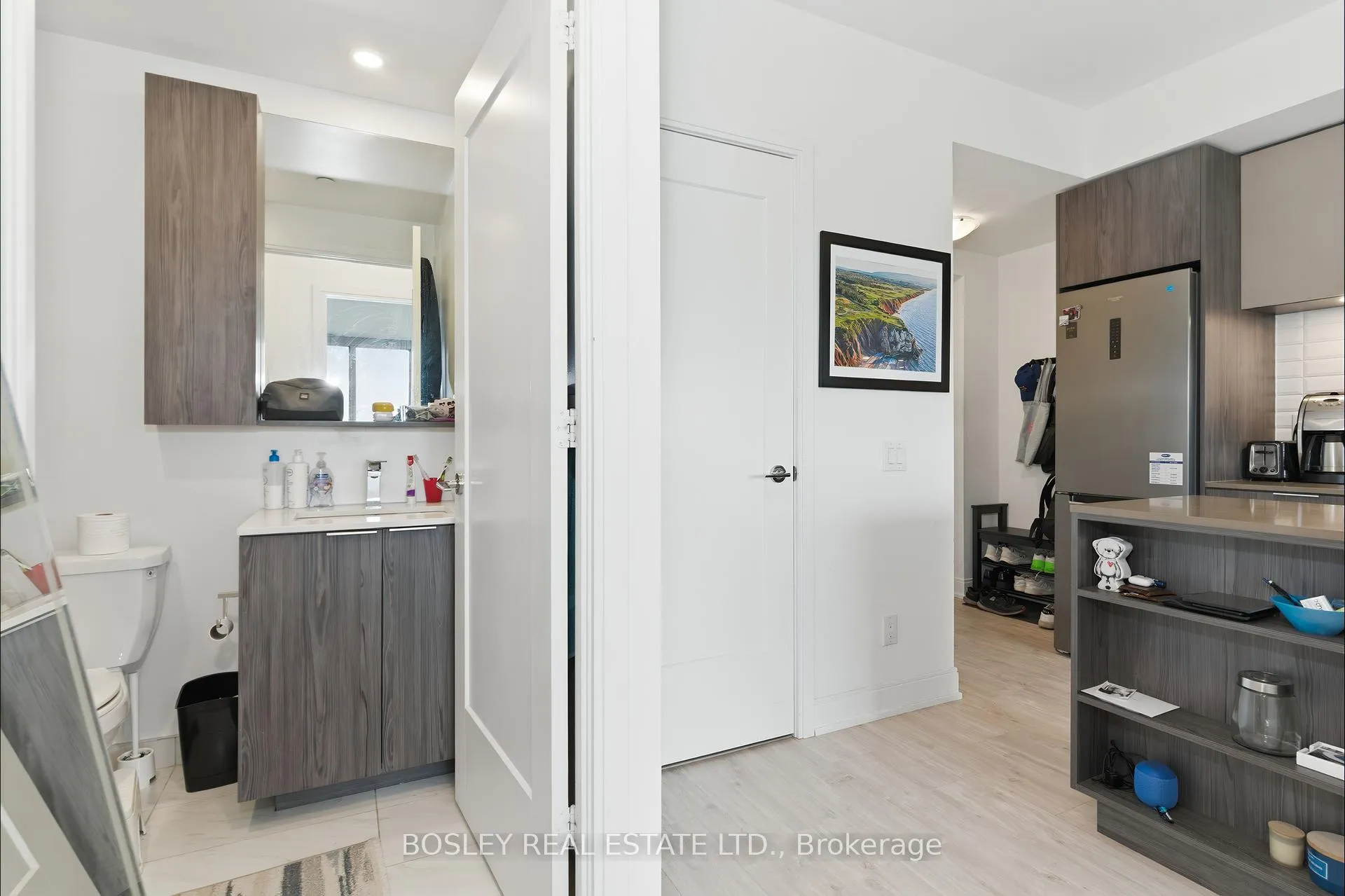 Photo 8 of Unit 1410, 70 Annie Craig Drive, Etobicoke, Mimico — HOMEH