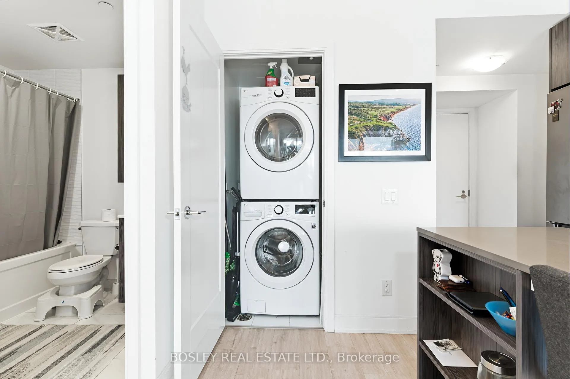 Photo 9 of Unit 1410, 70 Annie Craig Drive, Etobicoke, Mimico — HOMEH
