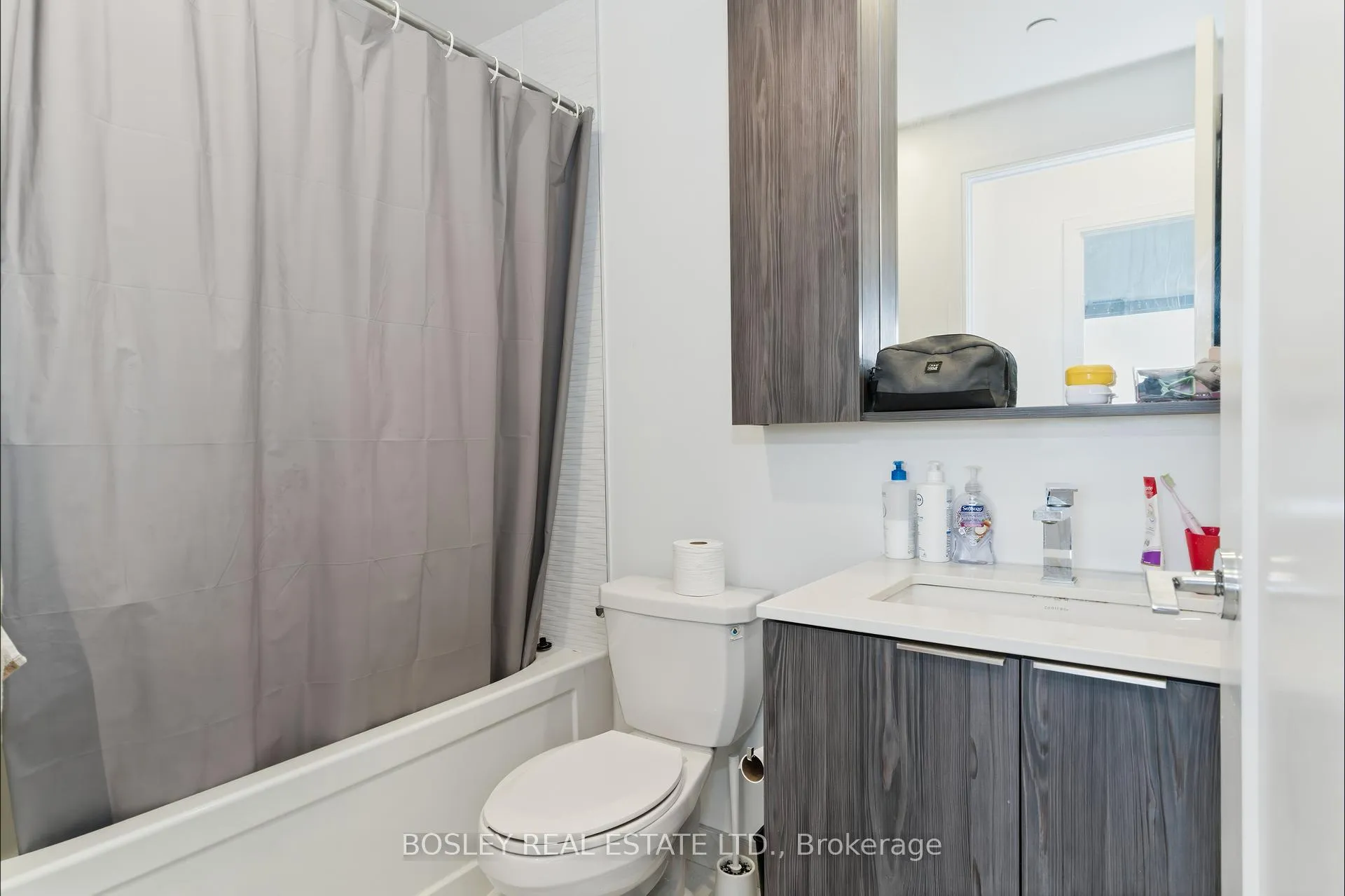 Photo 10 of Unit 1410, 70 Annie Craig Drive, Etobicoke, Mimico — HOMEH