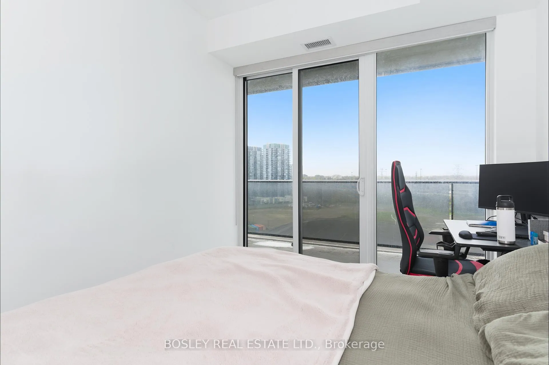 Photo 12 of Unit 1410, 70 Annie Craig Drive, Etobicoke, Mimico — HOMEH
