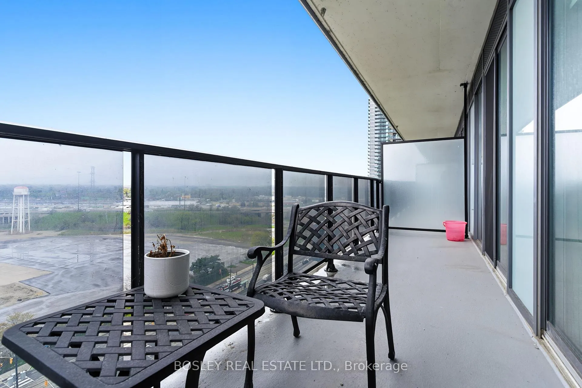 Photo 16 of Unit 1410, 70 Annie Craig Drive, Etobicoke, Mimico — HOMEH