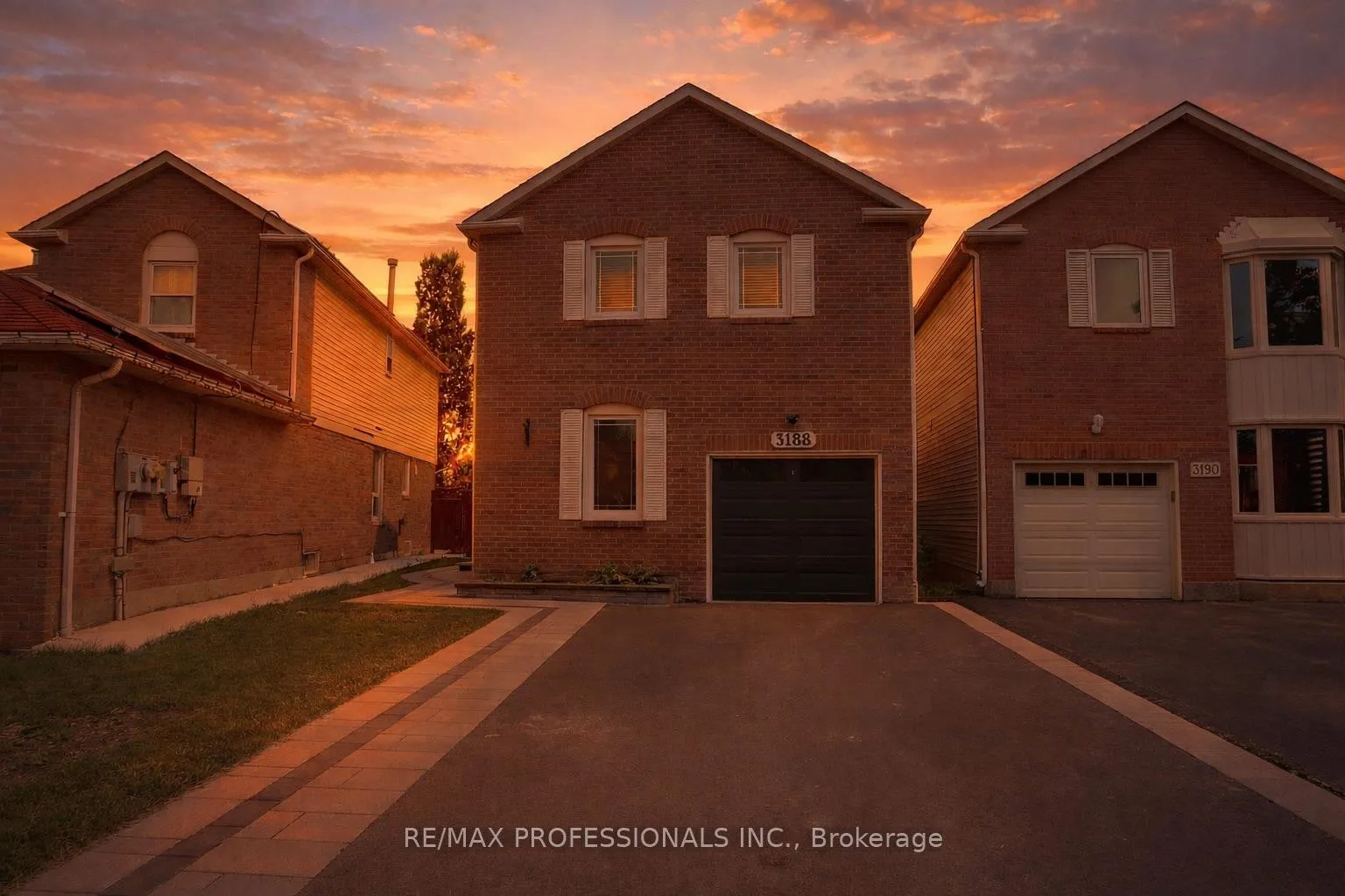 Front of Unit Lower, 3188 Cambourne Crescent