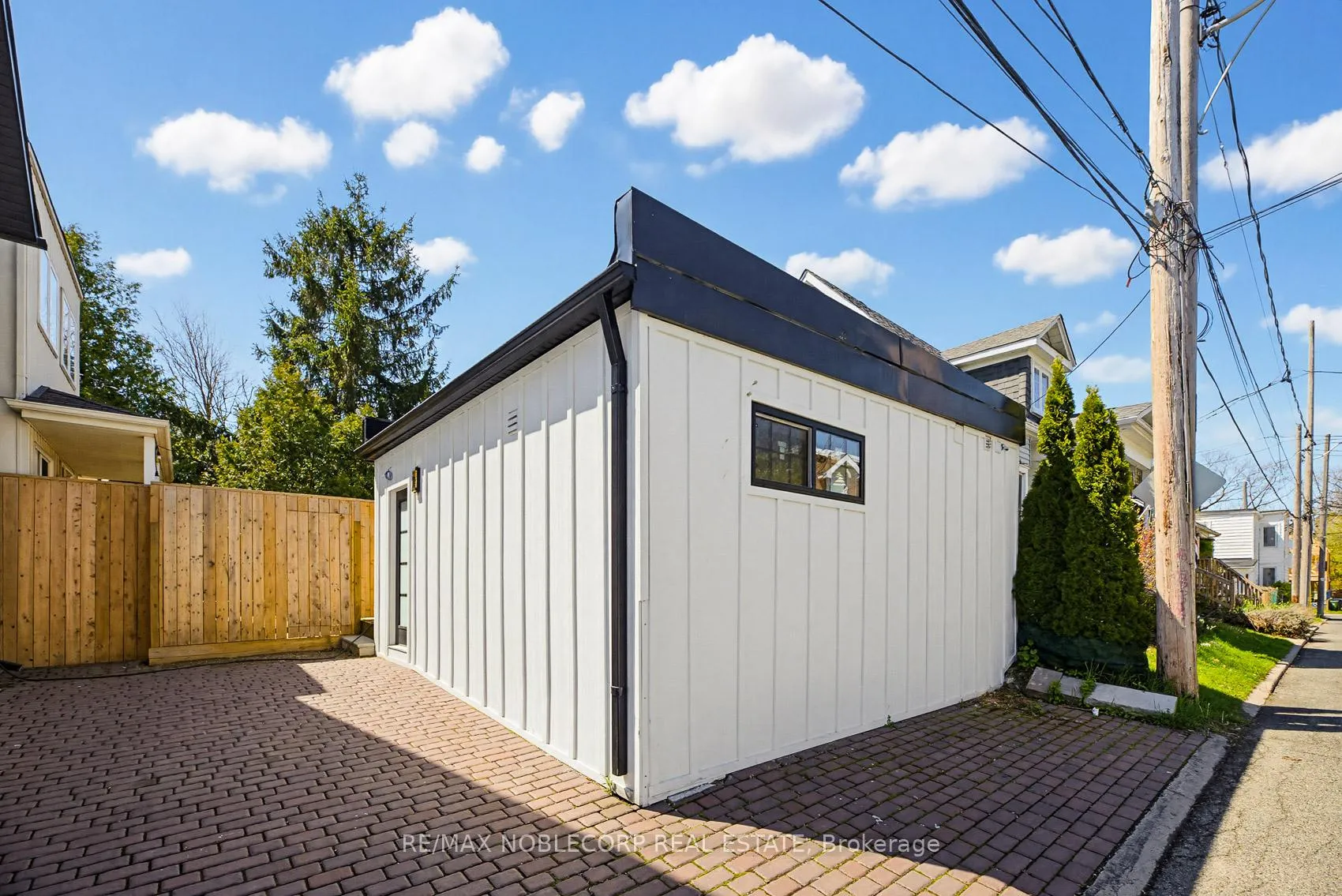 Photo 2 of Unit 5, 108 Enderby Road, Toronto, East End-Danforth — HOMEH