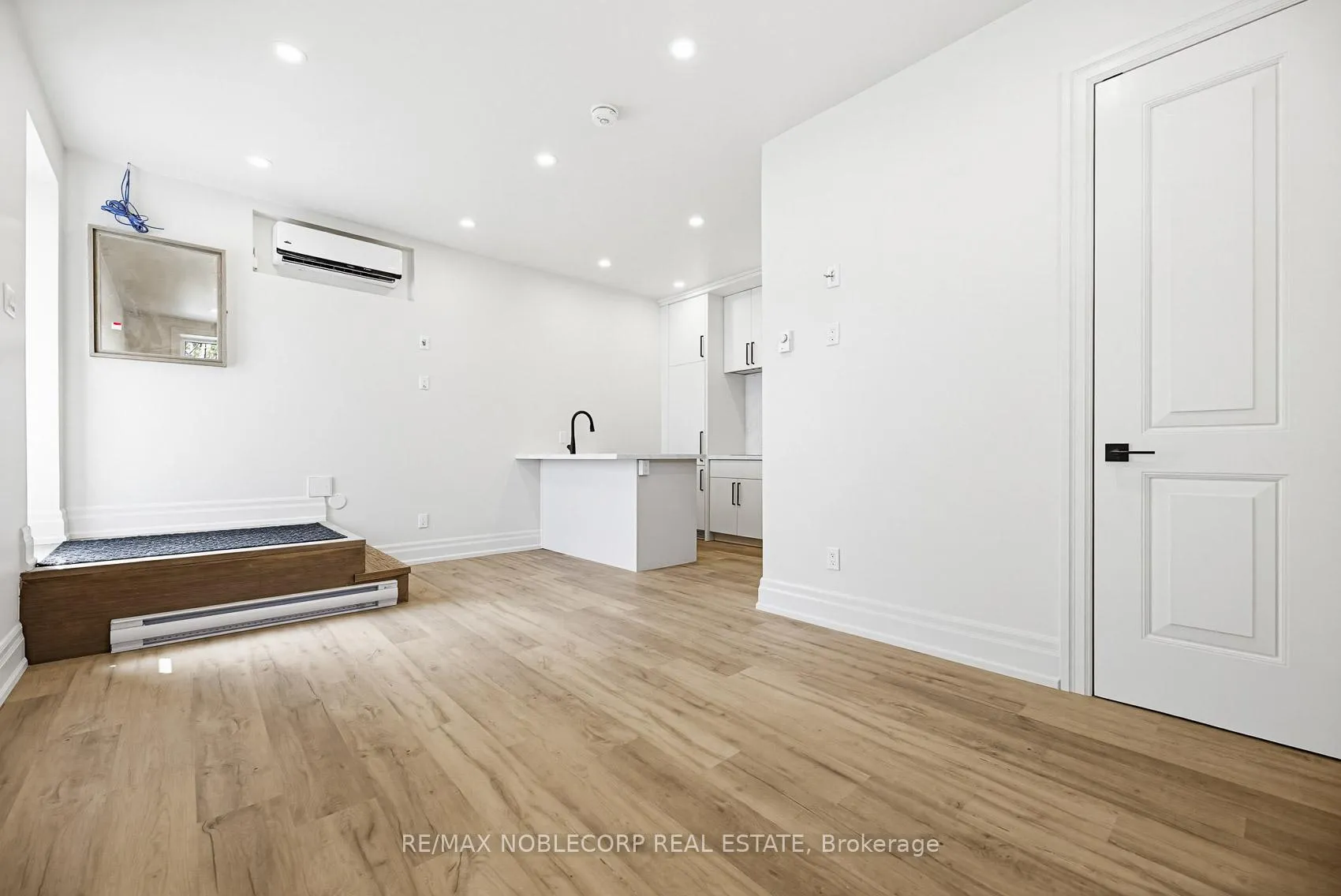 Photo 5 of Unit 5, 108 Enderby Road, Toronto, East End-Danforth — HOMEH