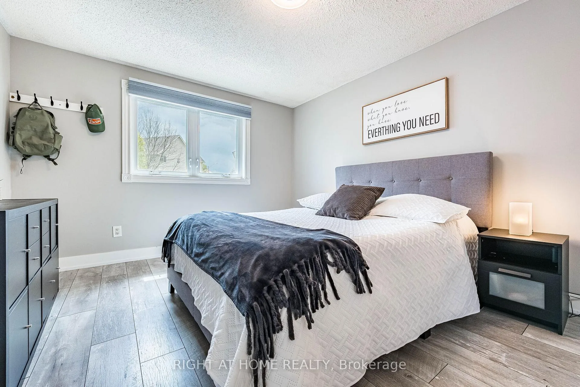 Photo 18 of 899 Elgin Street N, Cambridge — HOMEH