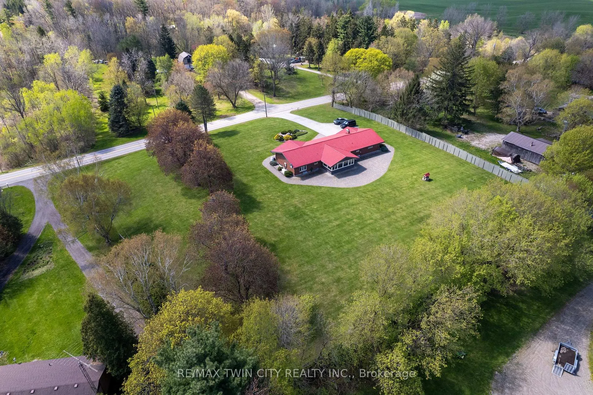 Photo 2 of 473 German School Road, Brant, South Dumfries — HOMEH