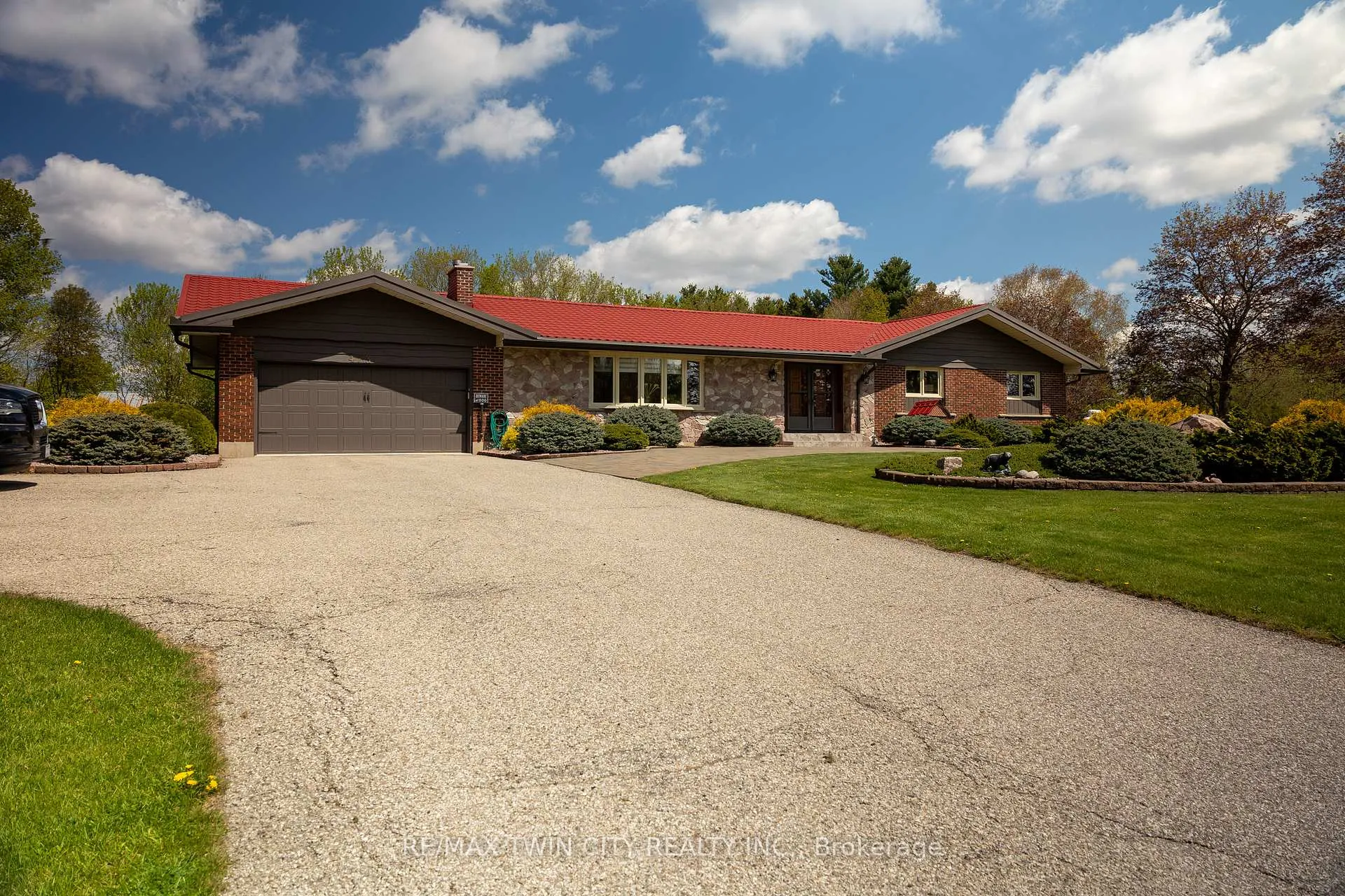Photo 4 of 473 German School Road, Brant, South Dumfries — HOMEH