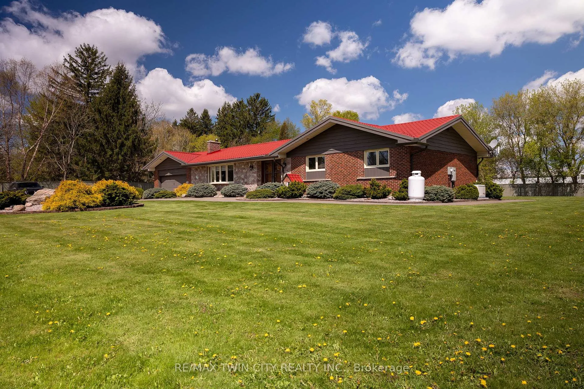 Photo 6 of 473 German School Road, Brant, South Dumfries — HOMEH