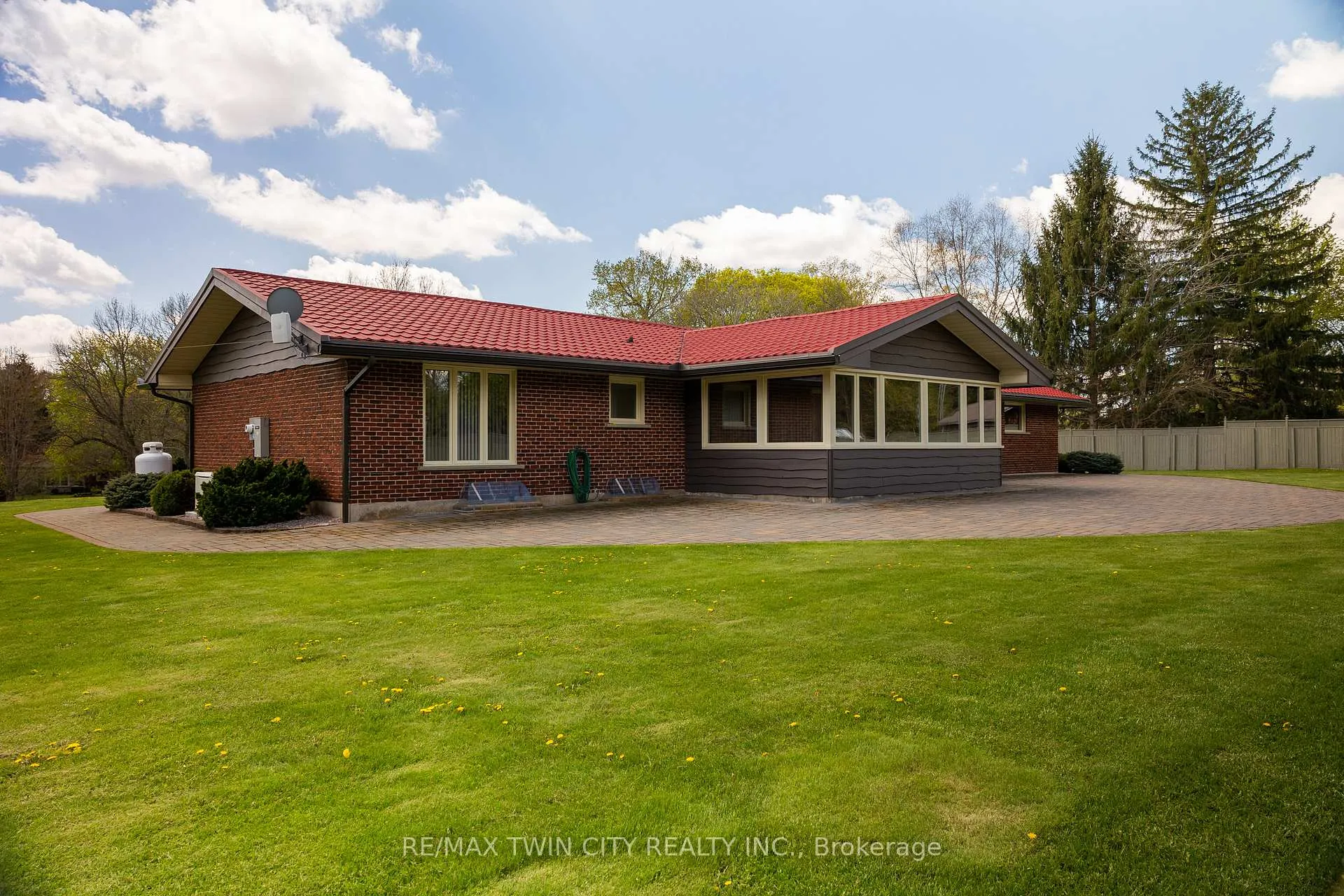 Photo 7 of 473 German School Road, Brant, South Dumfries — HOMEH