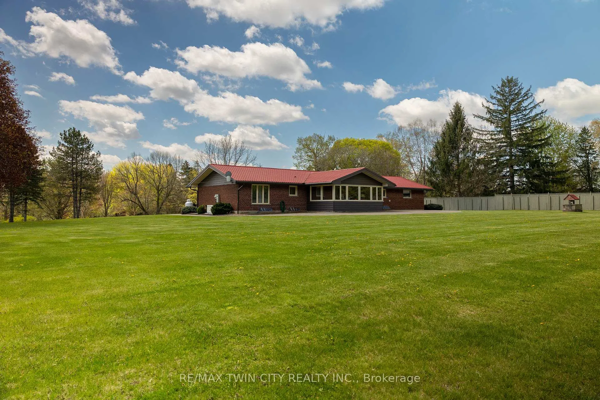 Photo 8 of 473 German School Road, Brant, South Dumfries — HOMEH