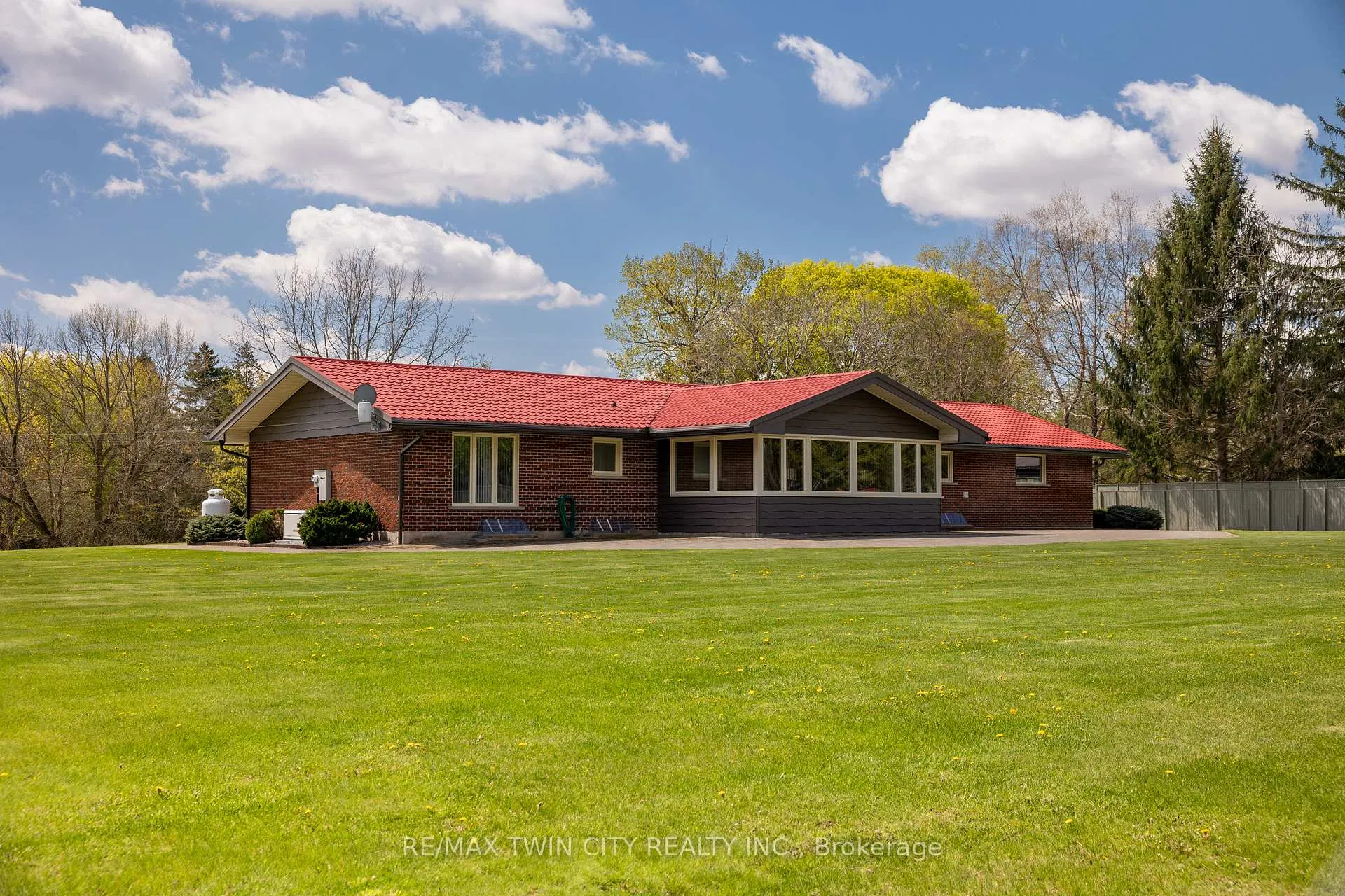 Photo 10 of 473 German School Road, Brant, South Dumfries — HOMEH