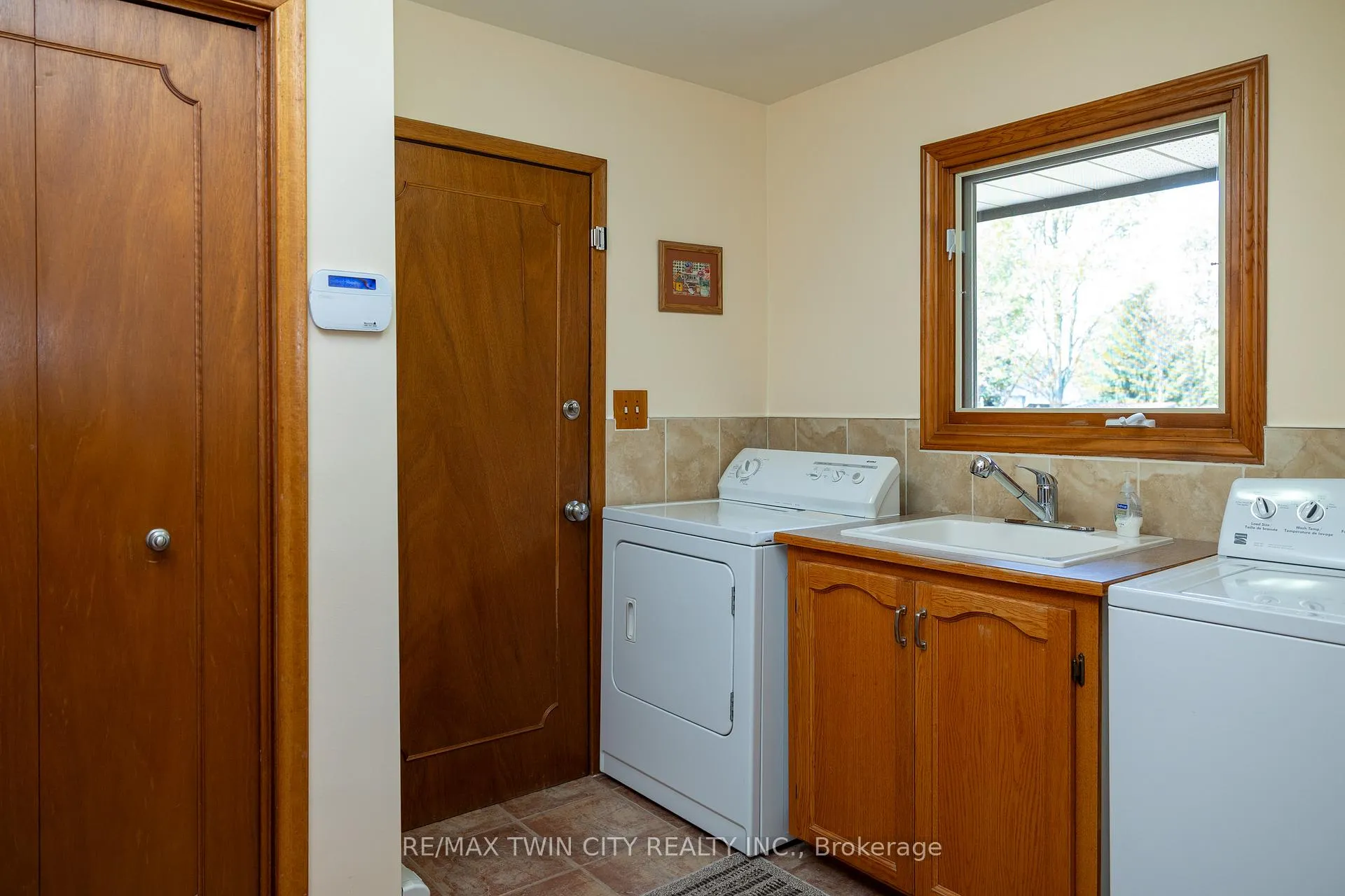 Photo 23 of 473 German School Road, Brant, South Dumfries — HOMEH