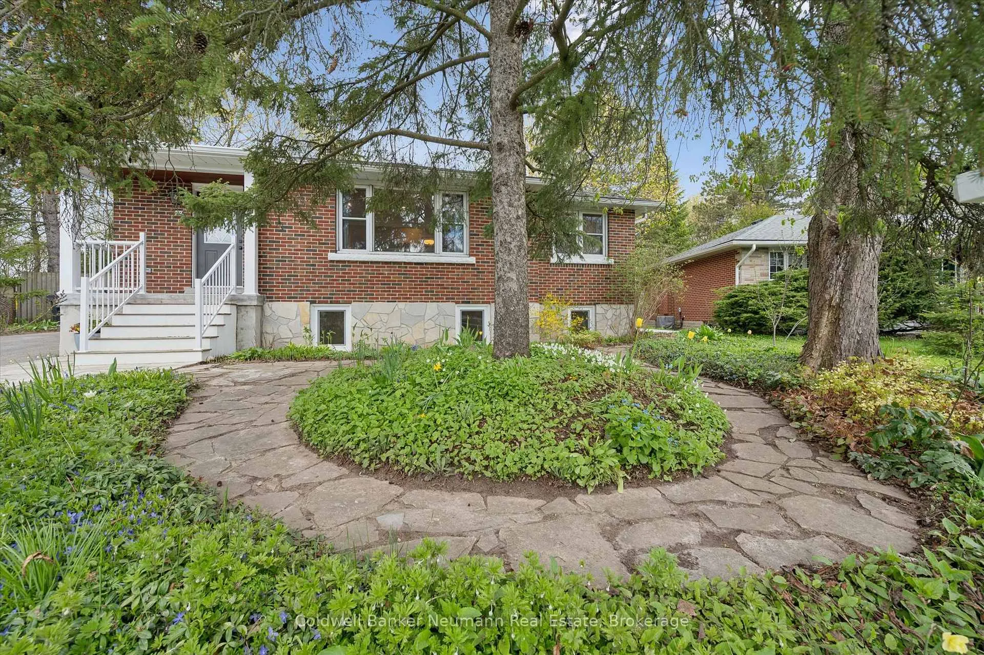 Photo 2 of 22 Hamel Avenue, Guelph, Exhibition Park — HOMEH