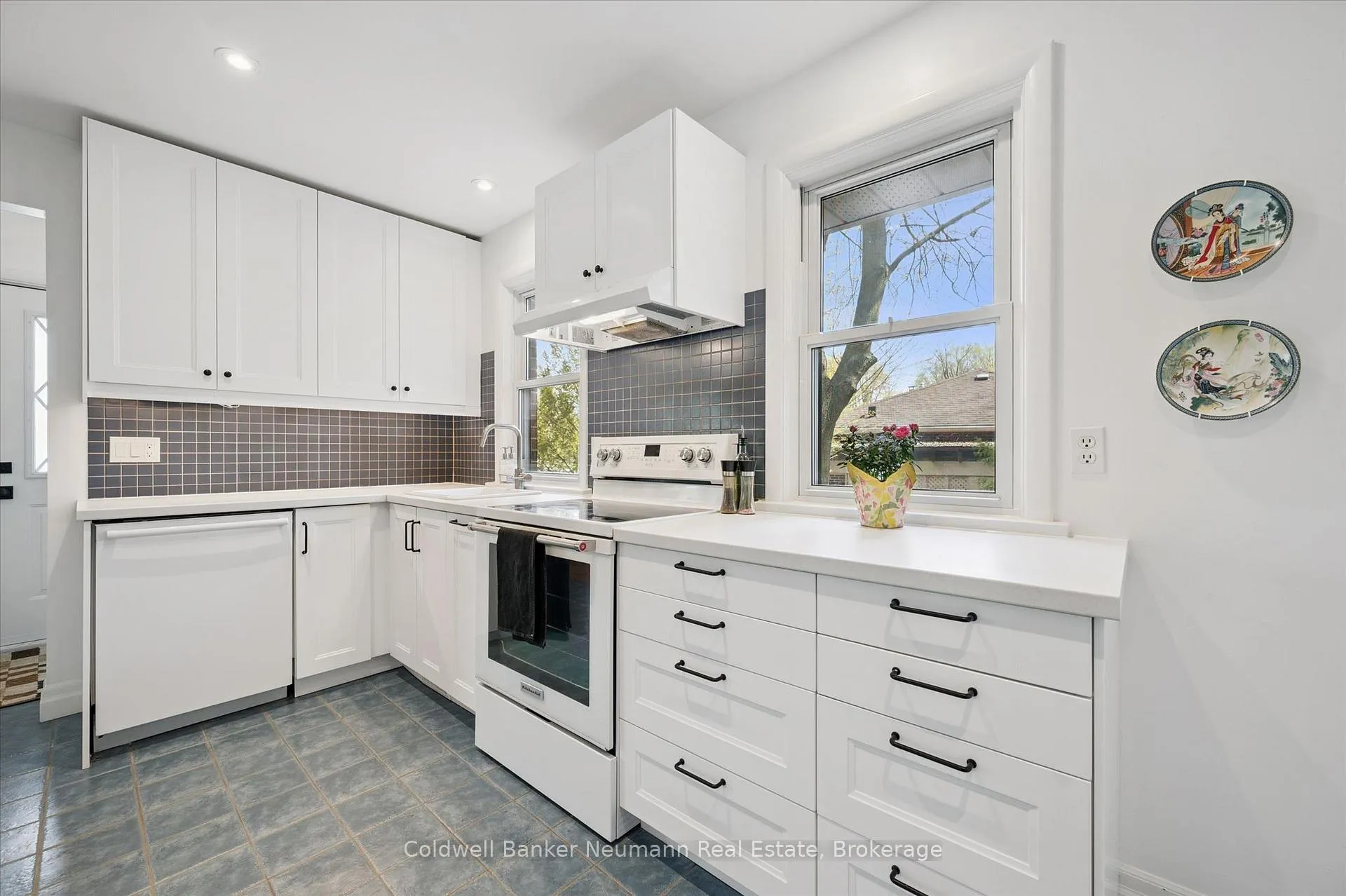 Photo 10 of 22 Hamel Avenue, Guelph, Exhibition Park — HOMEH