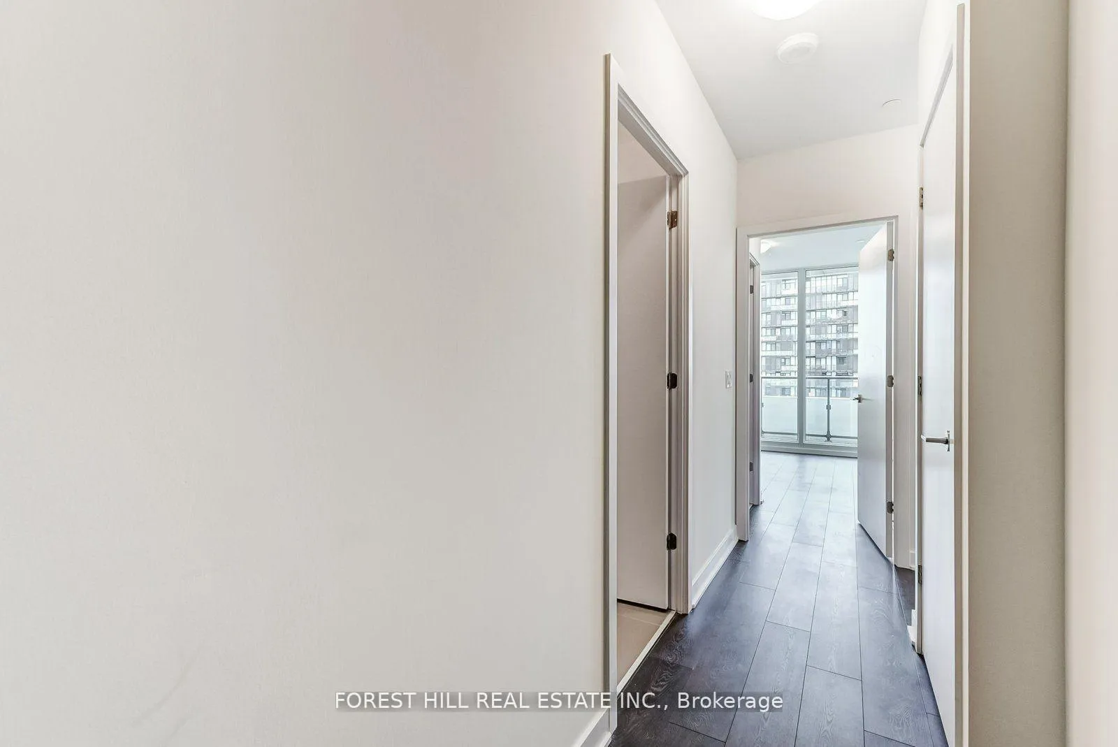 Photo 4 of Unit 4402, 2221 Yonge Street, Toronto, Mount Pleasant West — HOMEH