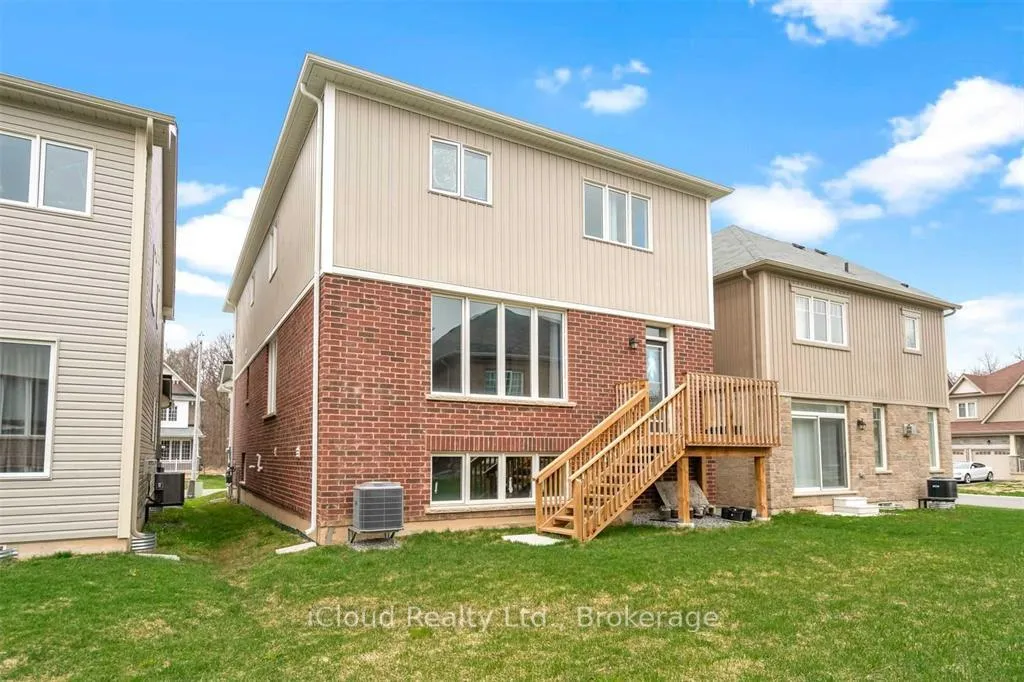 Photo 3 of Unit Main/2nd Flr, 8622 Chickory Trail, Niagara Falls, Brown — HOMEH