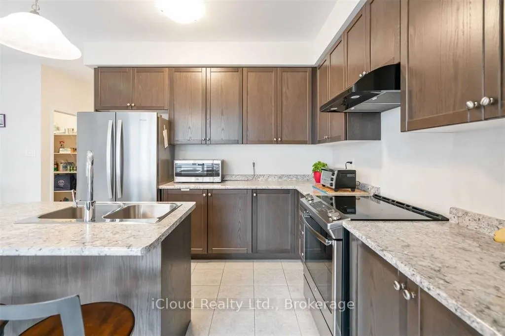 Photo 7 of Unit Main/2nd Flr, 8622 Chickory Trail, Niagara Falls, Brown — HOMEH