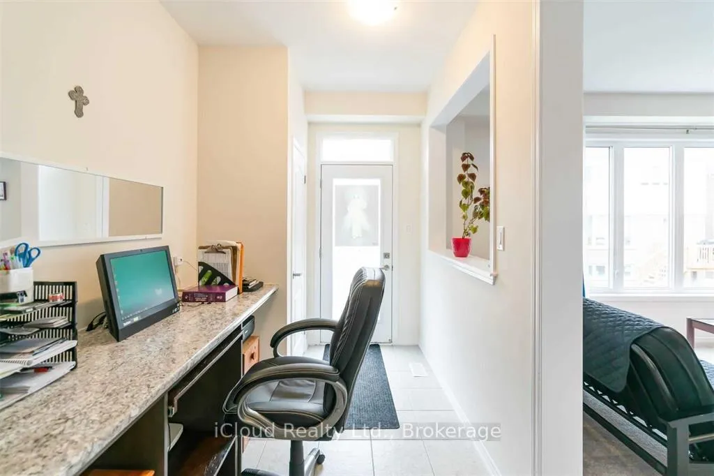 Photo 12 of Unit Main/2nd Flr, 8622 Chickory Trail, Niagara Falls, Brown — HOMEH
