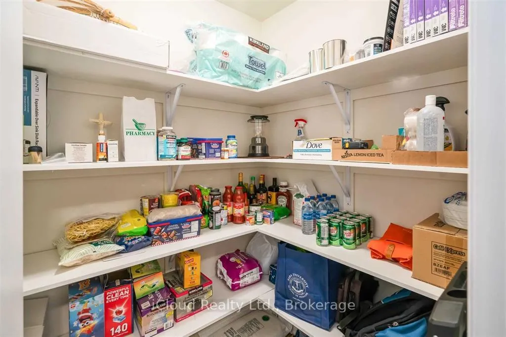 Photo 14 of Unit Main/2nd Flr, 8622 Chickory Trail, Niagara Falls, Brown — HOMEH