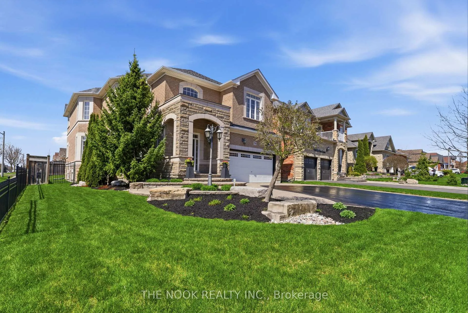 Photo 2 of 926 Red Deer Avenue, Oshawa, Taunton — HOMEH