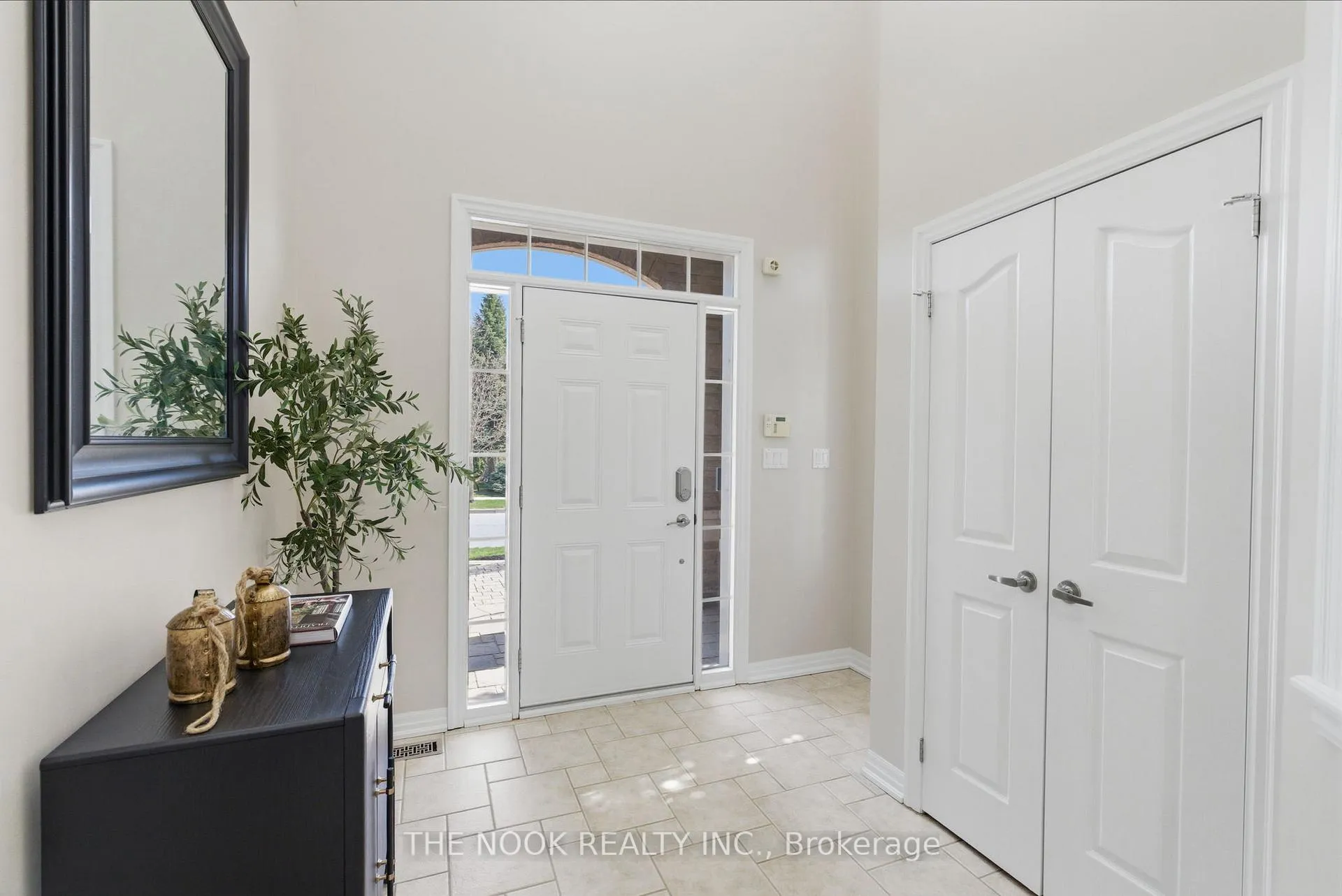 Photo 4 of 926 Red Deer Avenue, Oshawa, Taunton — HOMEH