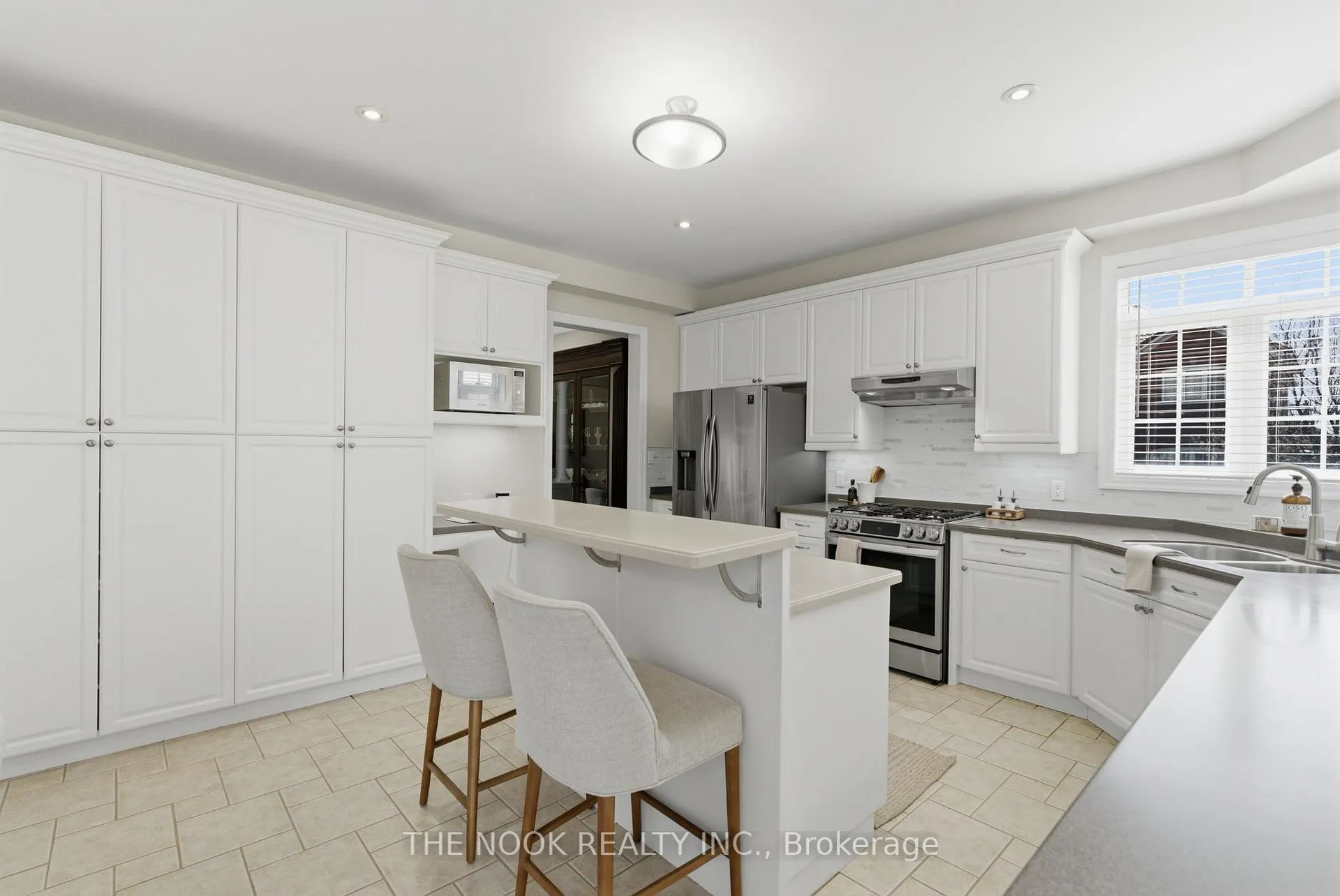 Photo 11 of 926 Red Deer Avenue, Oshawa, Taunton — HOMEH