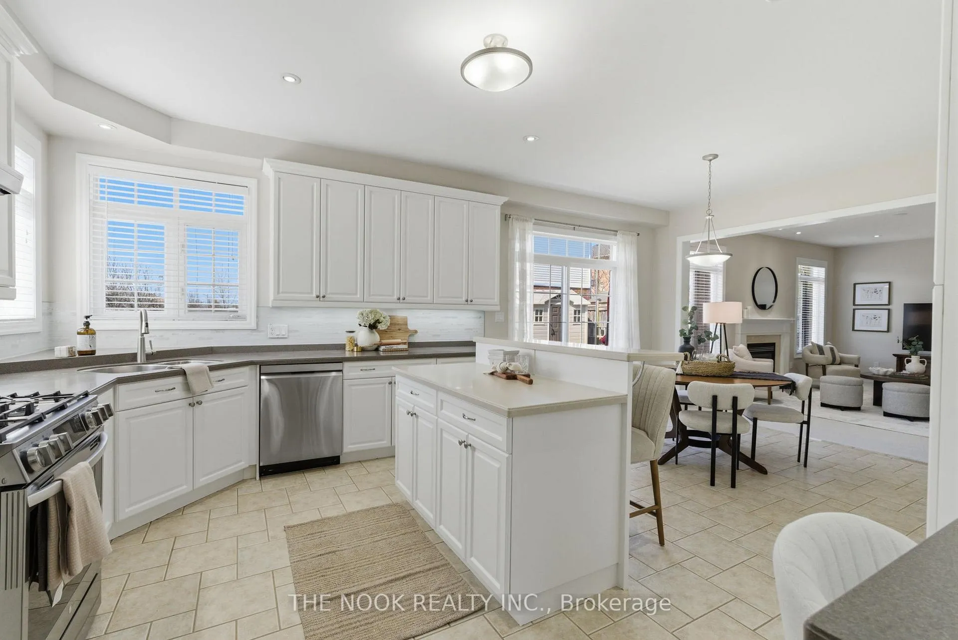 Photo 12 of 926 Red Deer Avenue, Oshawa, Taunton — HOMEH