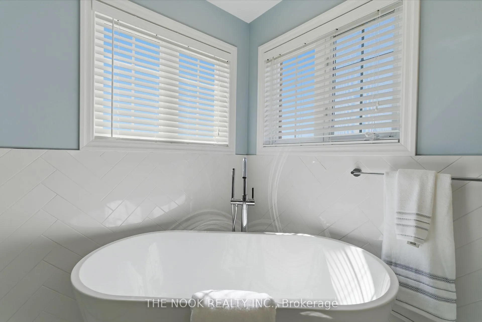 Photo 28 of 926 Red Deer Avenue, Oshawa, Taunton — HOMEH