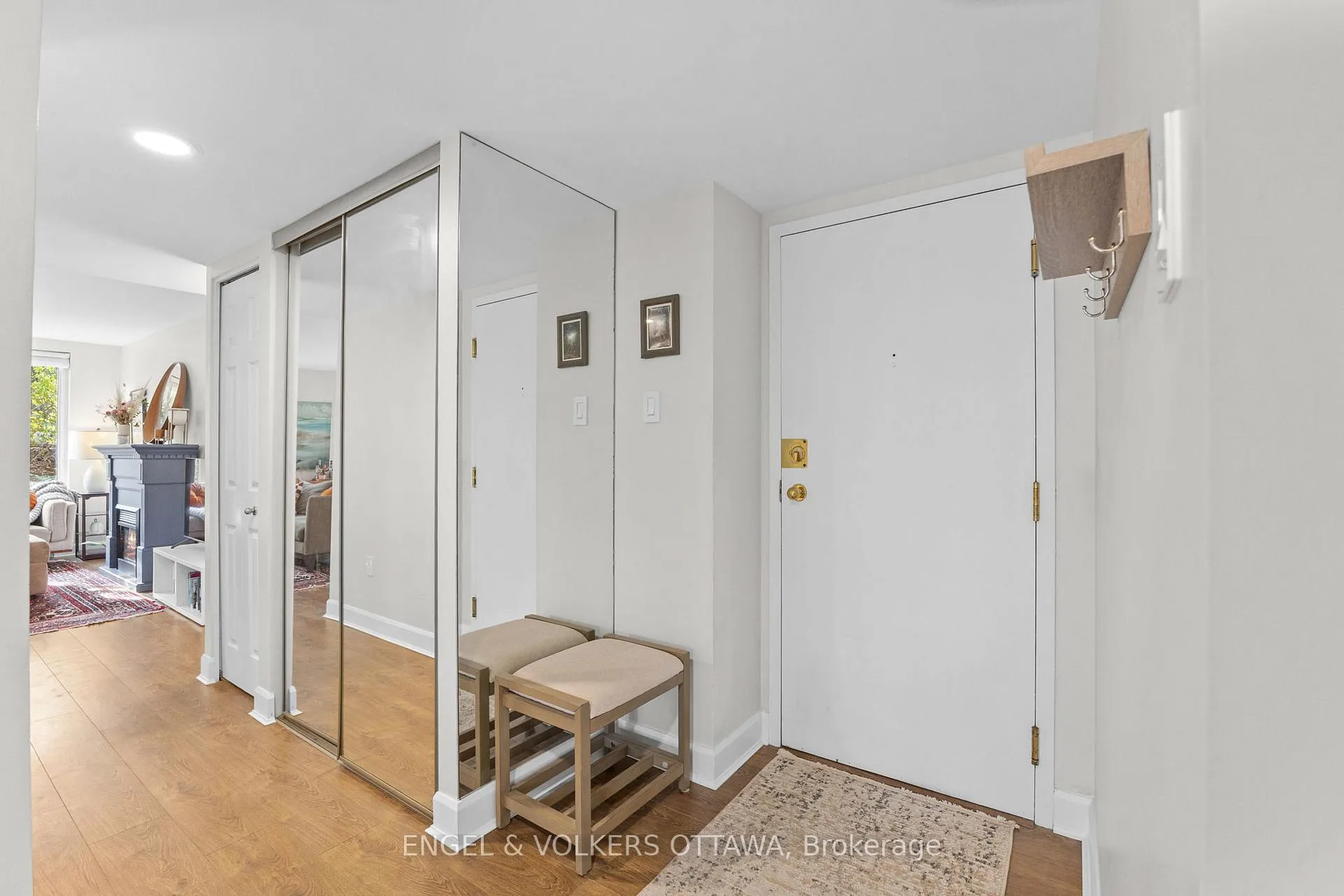 Photo 2 of Unit 101, 800 Mckellar Avenue, Ottawa, Carlingwood — HOMEH
