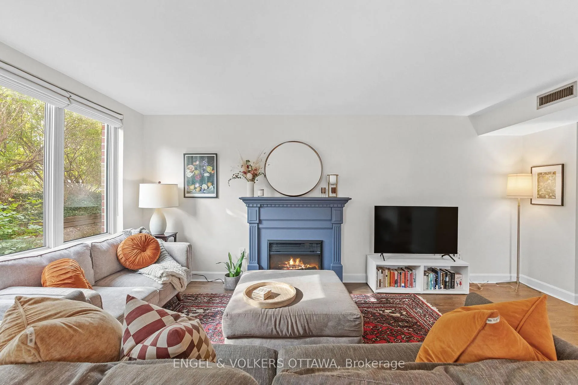 Photo 11 of Unit 101, 800 Mckellar Avenue, Ottawa, Carlingwood — HOMEH
