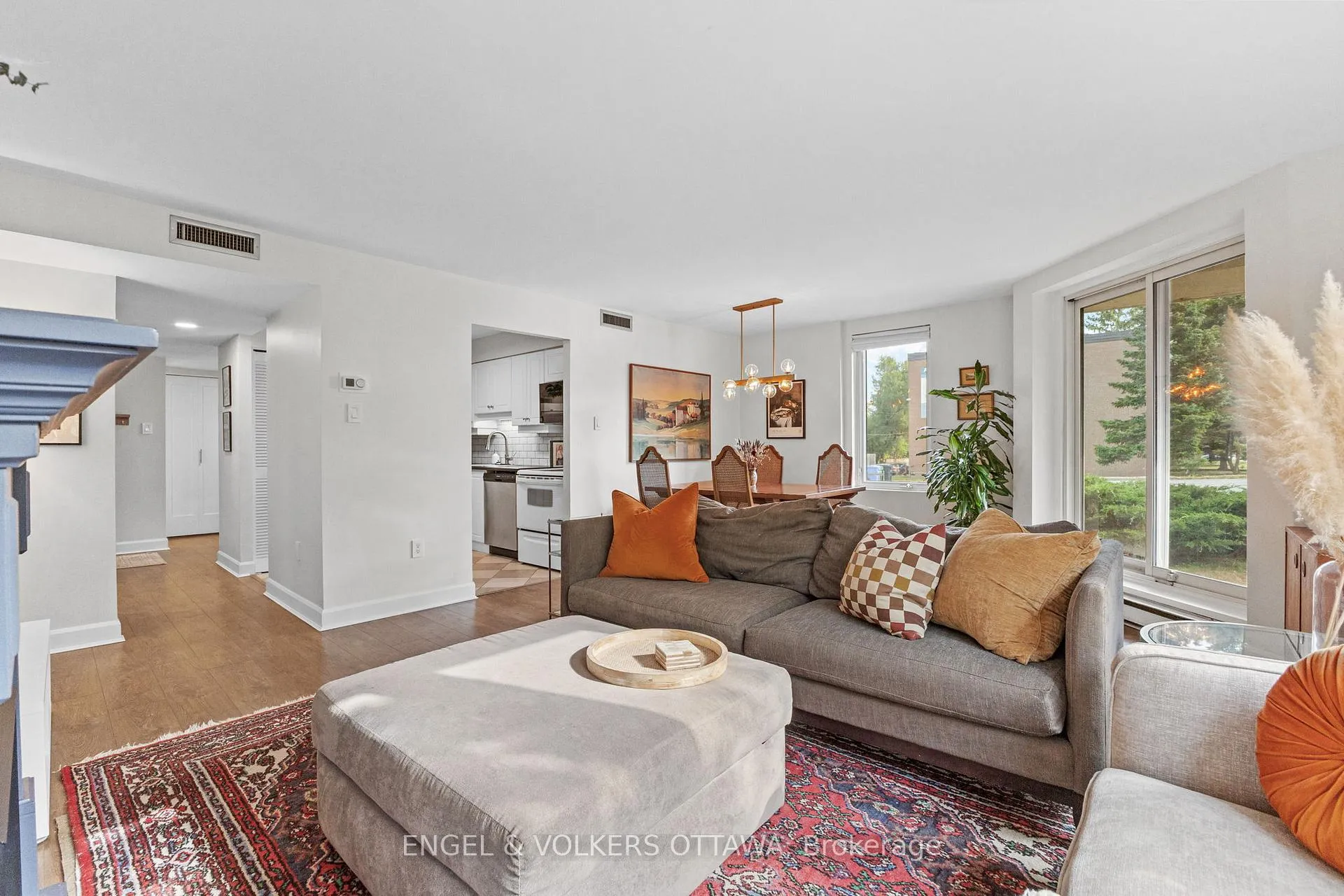 Photo 14 of Unit 101, 800 Mckellar Avenue, Ottawa, Carlingwood — HOMEH